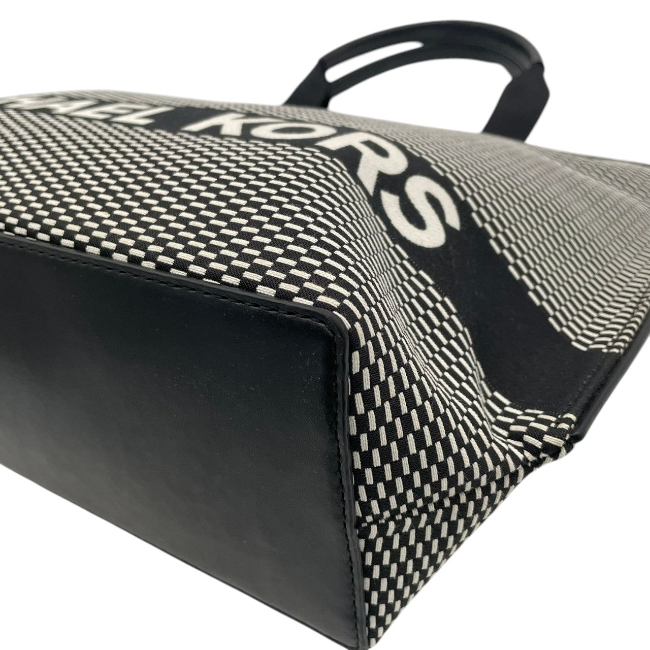 極美品 MICHAEL KORS マイケルコース ラージ トートバッグ 2way ジャカード キャンバス×レザー ホワイト×ブラック ロゴ レディース シルバー金具 大容量 A4収納 通勤 通学 デイリー お出かけ 軽量 s18