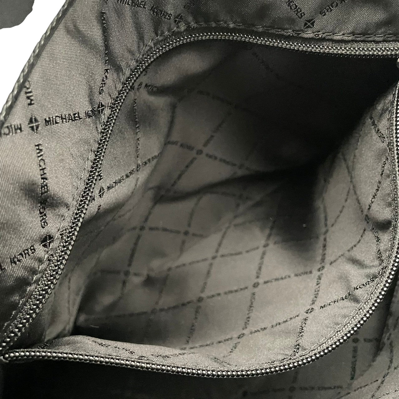 極美品 MICHAEL KORS マイケルコース ラージ トートバッグ 2way ジャカード キャンバス×レザー ホワイト×ブラック ロゴ レディース シルバー金具 大容量 A4収納 通勤 通学 デイリー お出かけ 軽量 s18