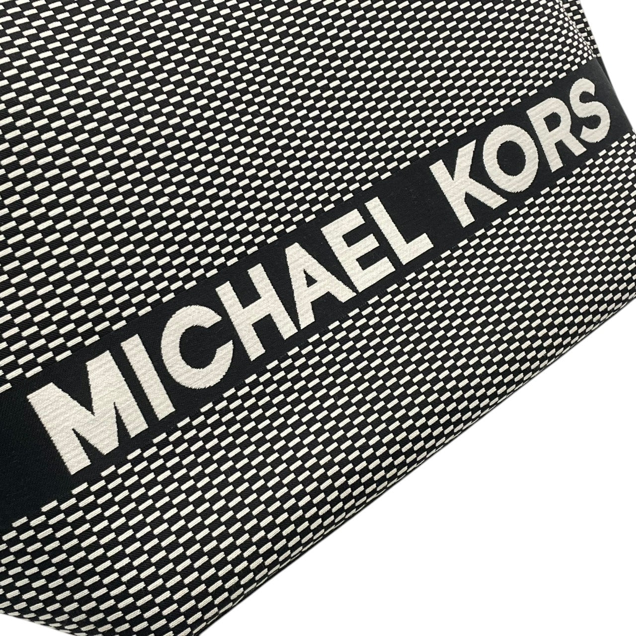 極美品 MICHAEL KORS マイケルコース ラージ トートバッグ 2way ジャカード キャンバス×レザー ホワイト×ブラック ロゴ レディース シルバー金具 大容量 A4収納 通勤 通学 デイリー お出かけ 軽量 s18