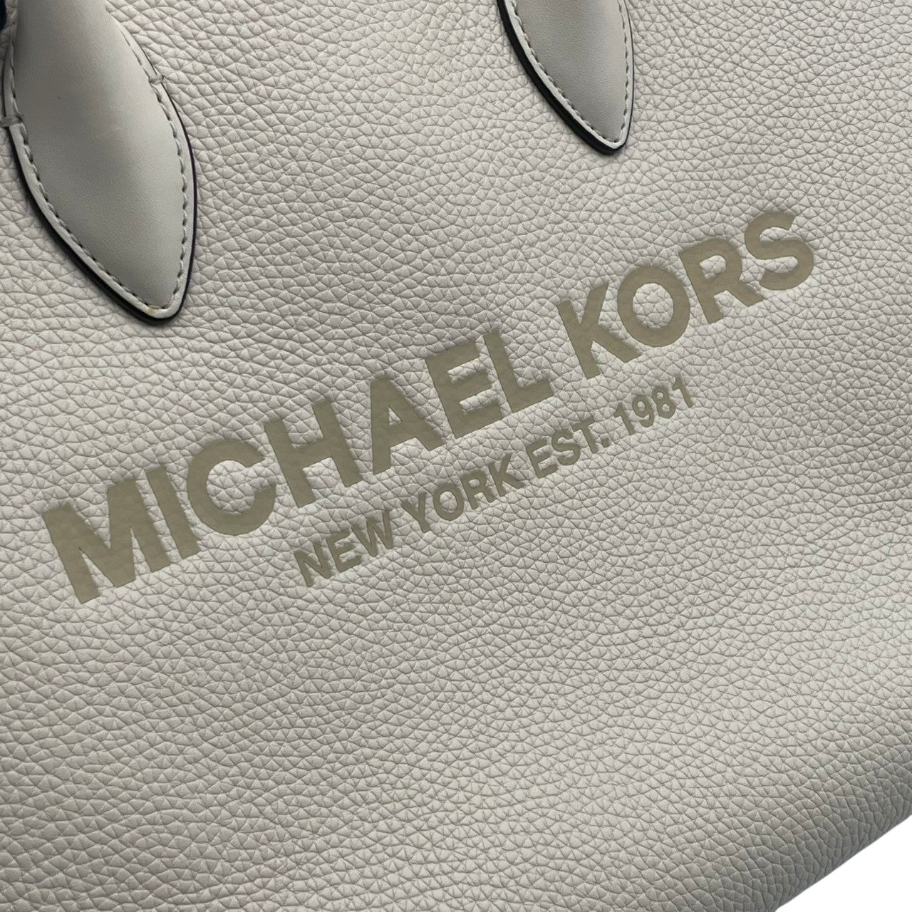 美品 MICHAEL KORS マイケルコース Mirella ラージ トートバッグ 2way レザー アイボリー ホワイト レディース ゴールド金具 エンボスロゴ MKチャーム 大容量 A4収納 通勤 上品 デイリー お出かけ s18