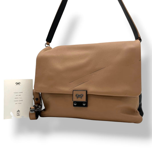 アニヤハインドマーチ ANYA HINDMARCH バッグ Carker カーカー シリーズ レザー ショルダーバッグ ハンドバッグ 手提げ 肩掛け 斜め掛け フラップ 本革 ベージュ系 ブラック バイカラー ガンメタル金具 S2