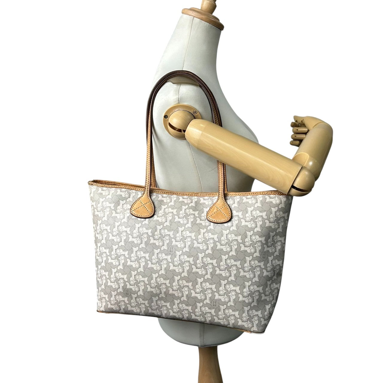 セリーヌ CELINE トートバッグ ハンドバッグ Cマカダム 馬車柄 サルキー PVC レザー グレー ビンテージ オールドセリーヌ クラシック レトロ ワンショルダー 肩掛け 自立可 ロゴプレート レディース 希少 レア 鞄 カバン デイリーユース V