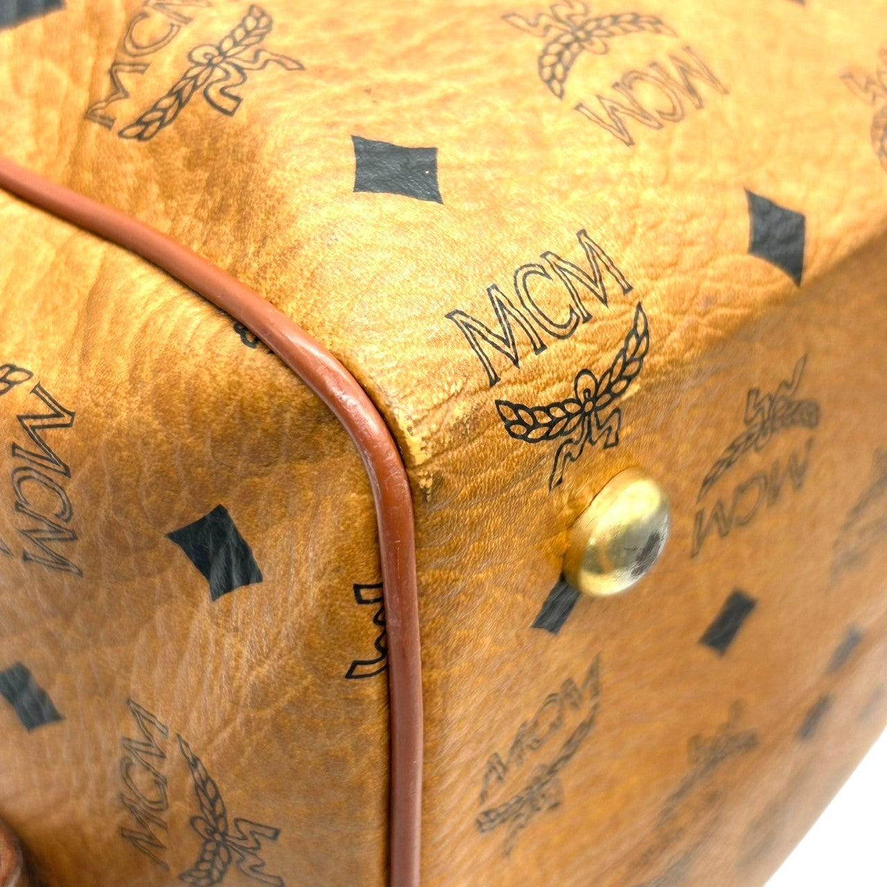 エムシーエム MCM ボストンバッグ ハンドバッグ ショルダーバッグ 2WAY ヴィセトス ロゴグラム 総柄 レザー 本革 ブラウン コニャック 斜め掛け可 肩掛け可 トラベル 旅行 レディース メンズ ユニセックス 鞄 カバン U