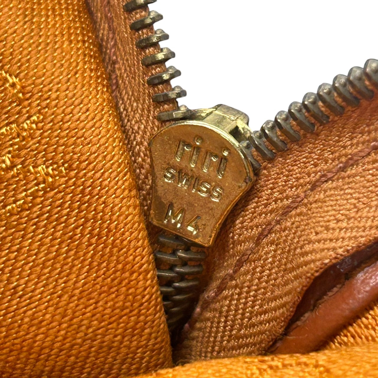 エムシーエム MCM ボストンバッグ ハンドバッグ ショルダーバッグ 2WAY ヴィセトス ロゴグラム 総柄 レザー 本革 ブラウン コニャック 斜め掛け可 肩掛け可 トラベル 旅行 レディース メンズ ユニセックス 鞄 カバン U