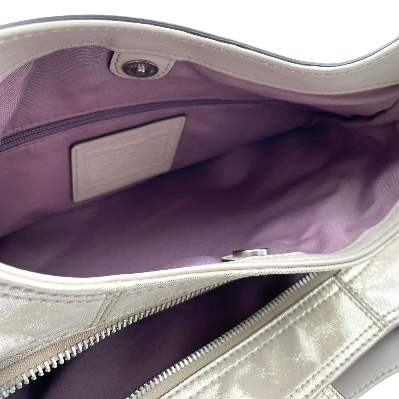 良品 コーチ COACH トートバッグ ワンショルダー シグネチャー PVC レザー アイボリー ゴールド メタリック レディース お出かけ 上品 高級 エレガント クラシック カバン 手提げ 肩掛け 鞄 普段使い レトロ シック 大人 デイリー s88