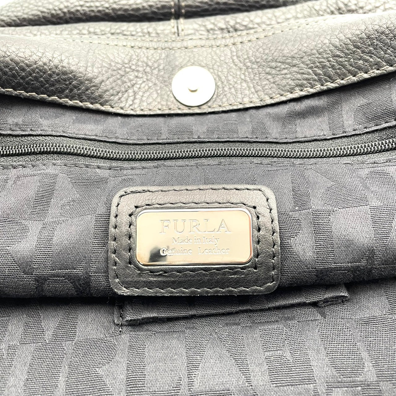 良品 フルラ FURLA ビジネスバッグ トートバッグ ブリーフケース レザー 黒 ブラック シルバー金具 エレガント クラシック メンズ レディース 通勤 通学 A4収納 上品 高級 フォーマル カバン 手提げ 本革 鞄 普段使い シック 自立可 s88