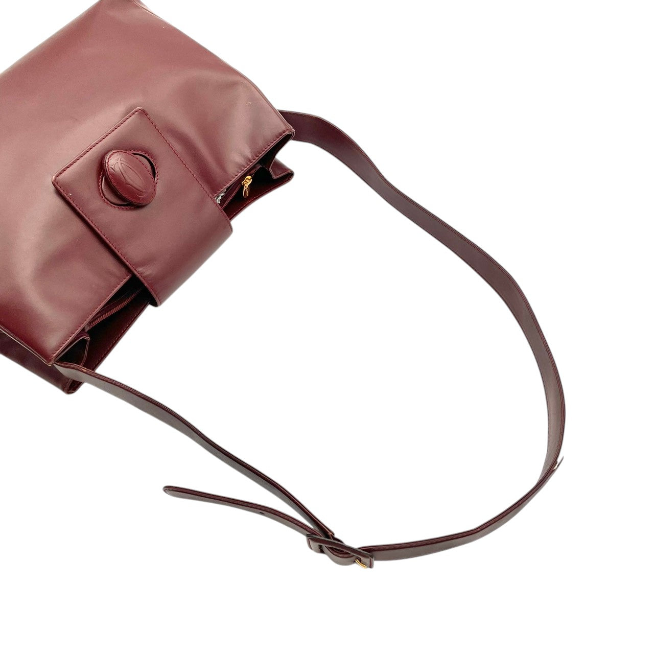 良品 カルティエ Cartier ショルダーバッグ レザー 本革 レッド 赤 ボルドー ゴールド金具 エレガント クラシック カジュアル お出かけ デート 普段使い 通勤 通学 トラベル ヴィンテージ ビンテージ レディース 斜め掛け可 肩掛け 鞄 S92