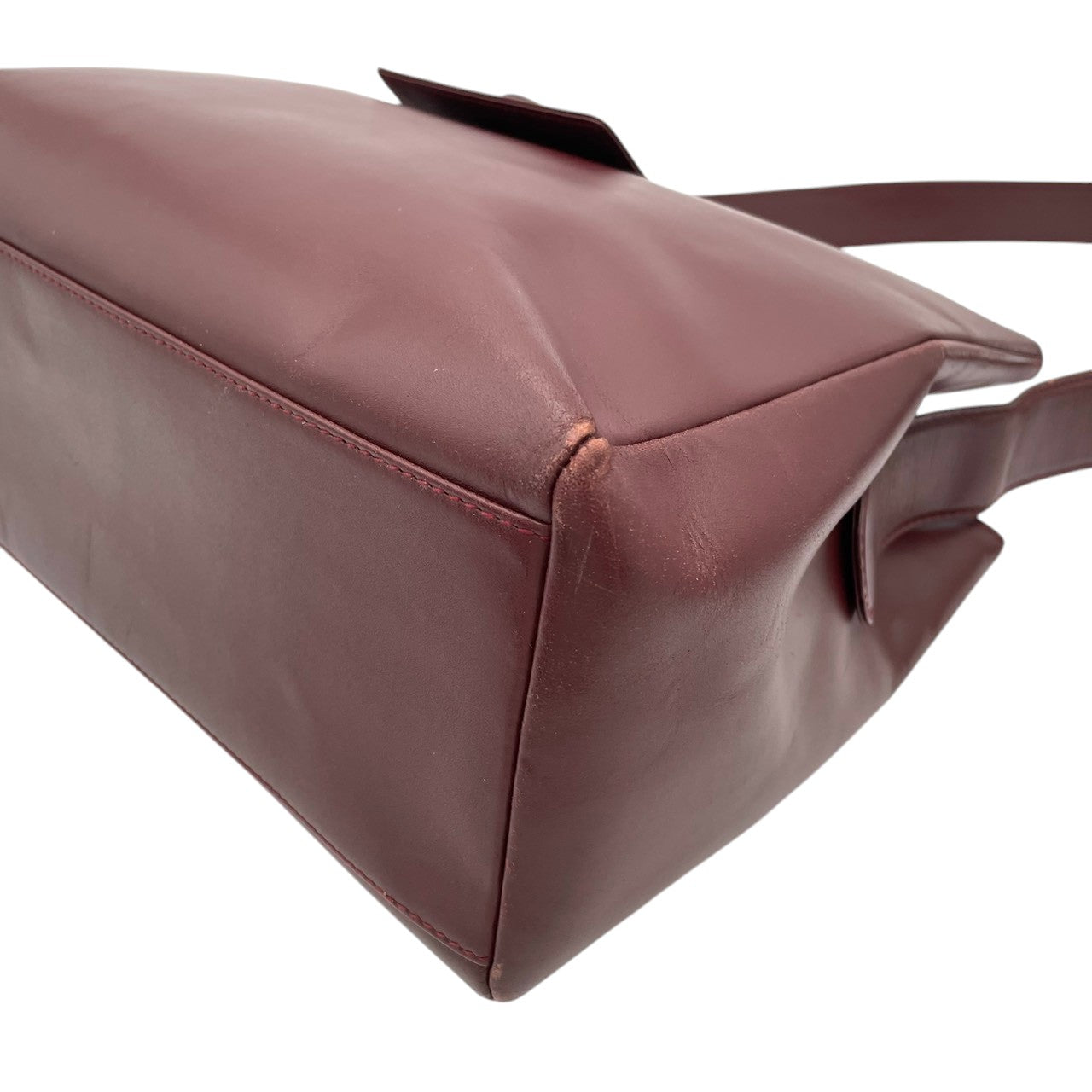 良品 カルティエ Cartier ショルダーバッグ レザー 本革 レッド 赤 ボルドー ゴールド金具 エレガント クラシック カジュアル お出かけ デート 普段使い 通勤 通学 トラベル ヴィンテージ ビンテージ レディース 斜め掛け可 肩掛け 鞄 S92
