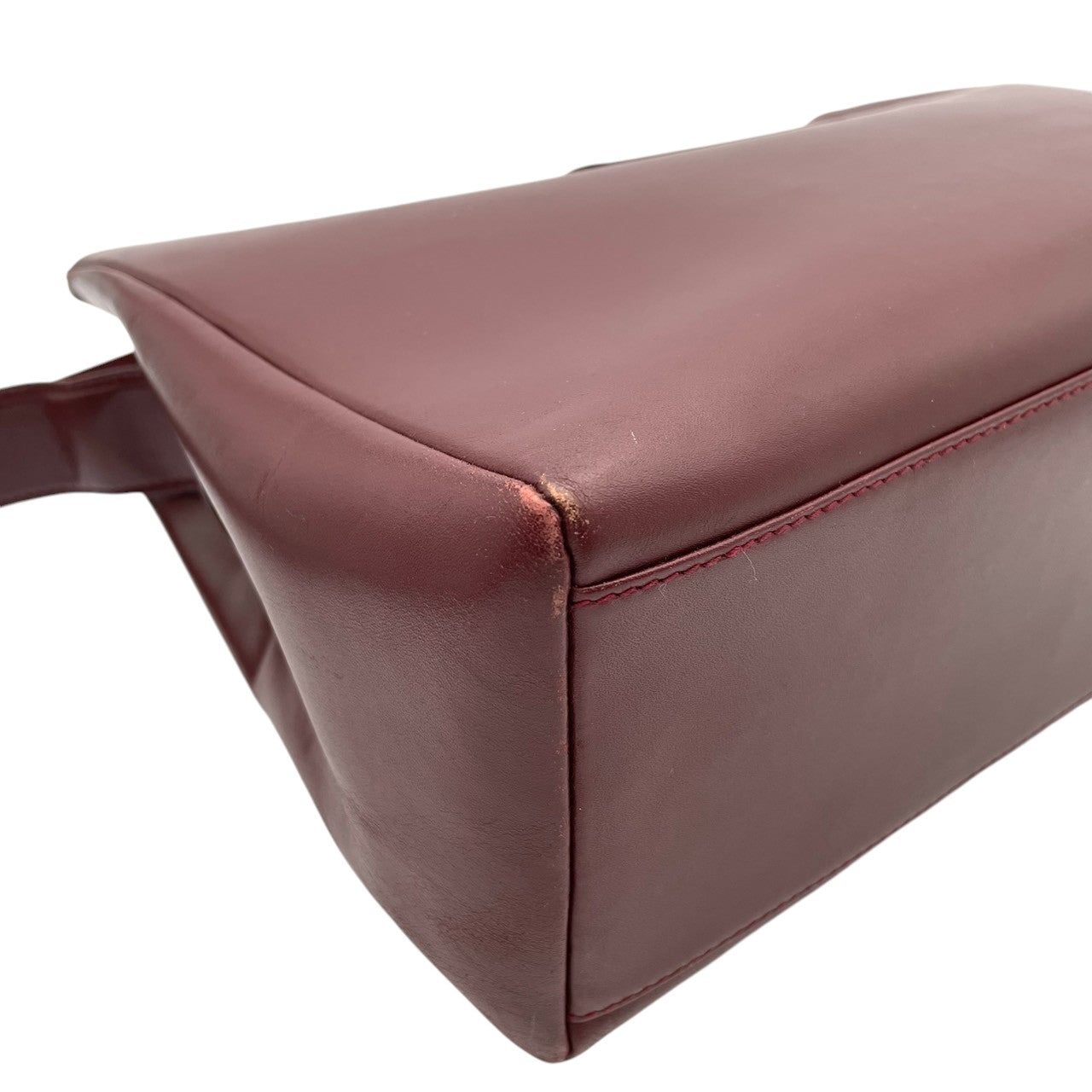 良品 カルティエ Cartier ショルダーバッグ レザー 本革 レッド 赤 ボルドー ゴールド金具 エレガント クラシック カジュアル お出かけ デート 普段使い 通勤 通学 トラベル ヴィンテージ ビンテージ レディース 斜め掛け可 肩掛け 鞄 S92