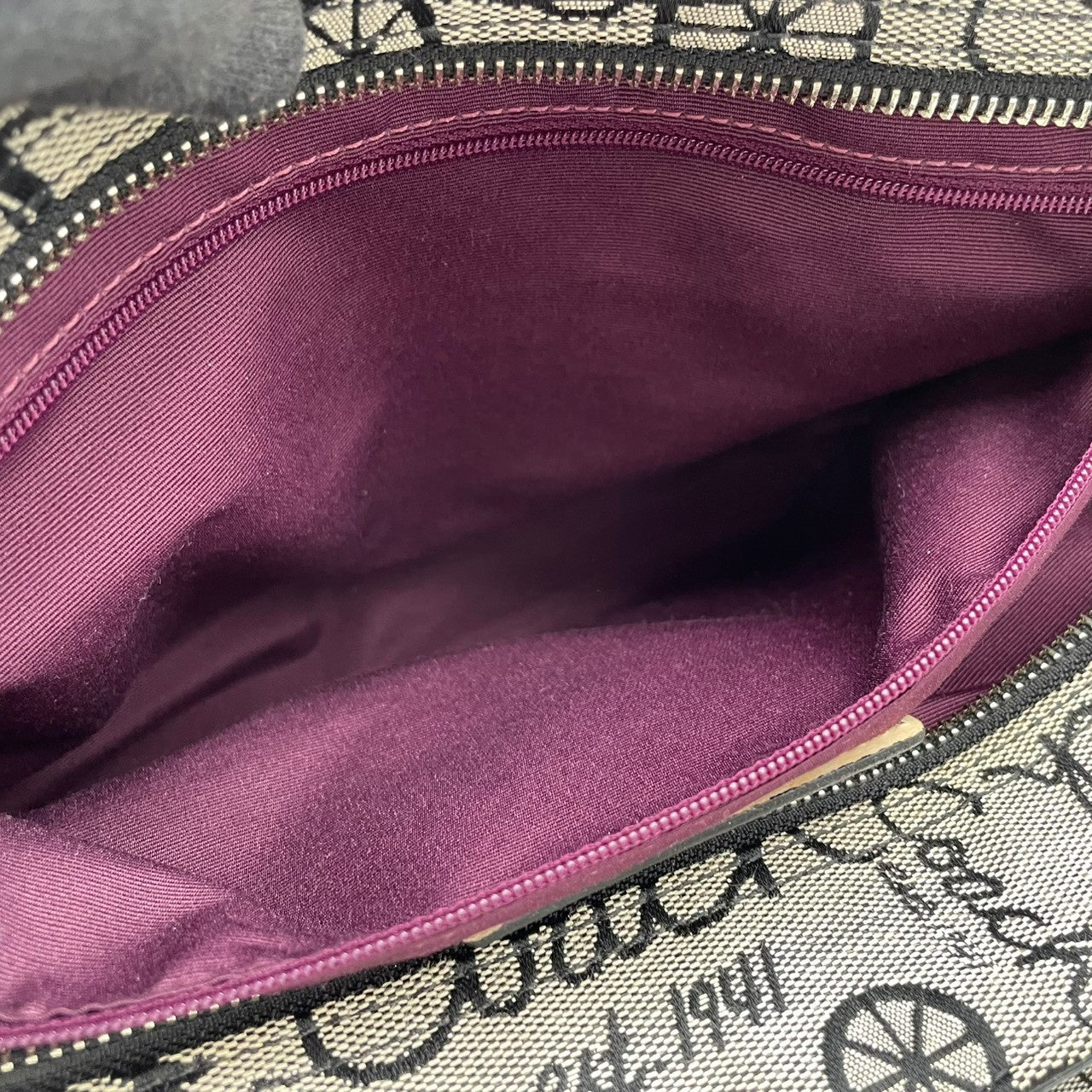 美品 コーチ COACH トートバッグ ワンショルダー ハンドバッグ シグネチャー キャンバス レザー グレー ブラック 黒 エレガント カジュアル ビジネス 通勤 通学 お出かけ 普段使い トラベル 旅行 大容量 レディース 自立可 肩掛け 鞄 S92