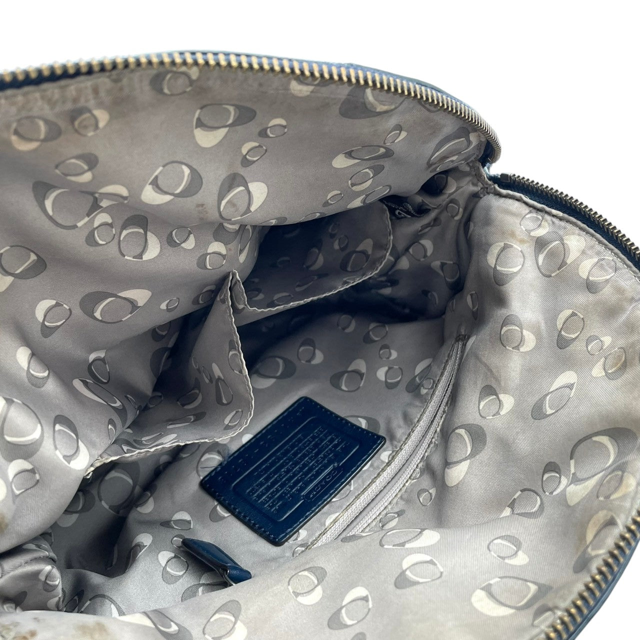 美品 コーチ COACH トートバッグ ハンドバッグ パテントレザー エナメル シグネチャー 型押し ネイビー 紺 エレガント クラシック カジュアル ビジネス お出かけ 普段使い 通勤 通学 トラベル 旅行 大容量 レディース 自立可 鞄 s86