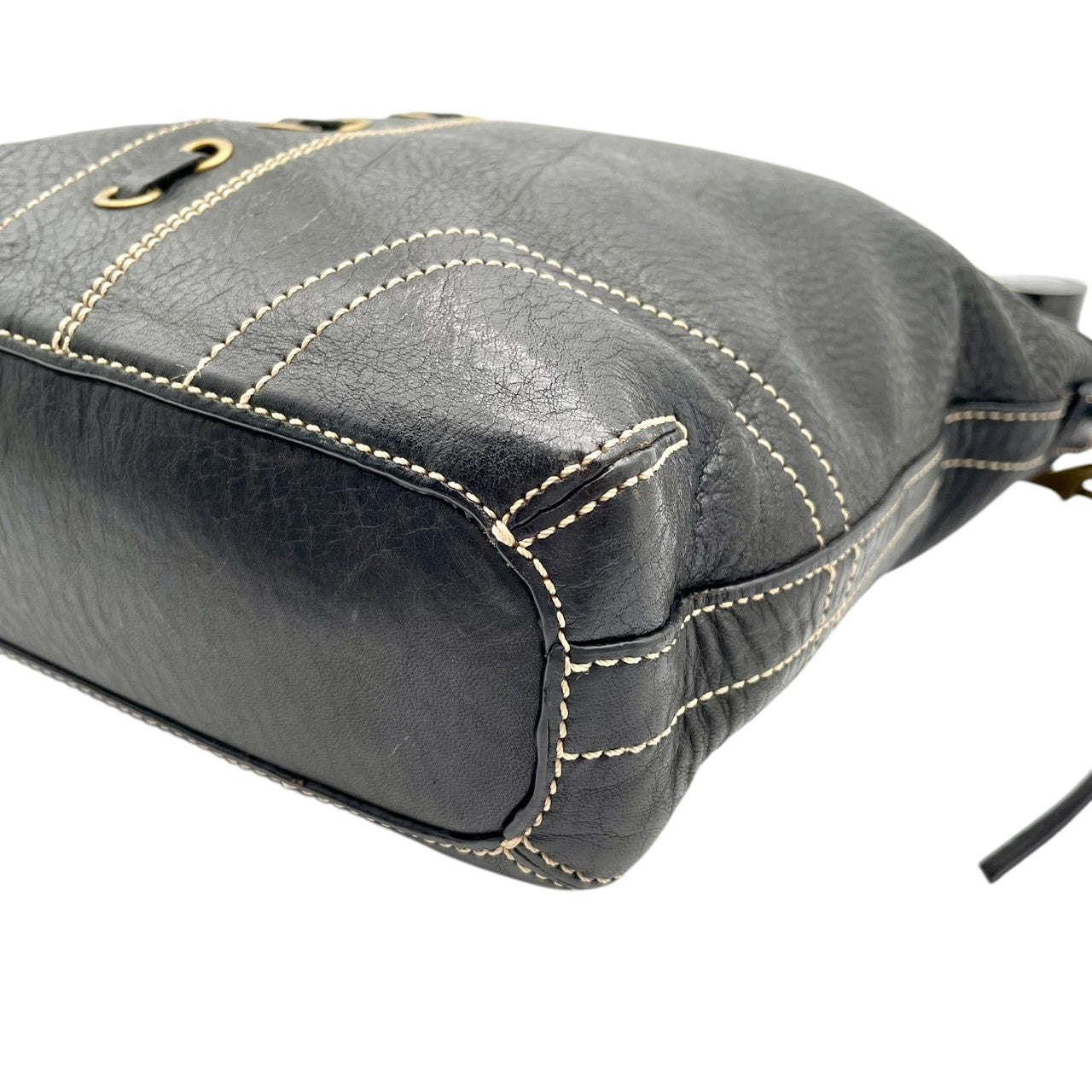【美品】コーチ COACH ショルダーバッグ レザー 本革 ブラック 黒 ゴールド金具 ロゴ 刻印 チャーム レディース エレガント クラシック カジュアル お出かけ 旅行 通勤 通学 鞄 カバン 高級感 10399 斜め掛け可 ビンテージ感 S79