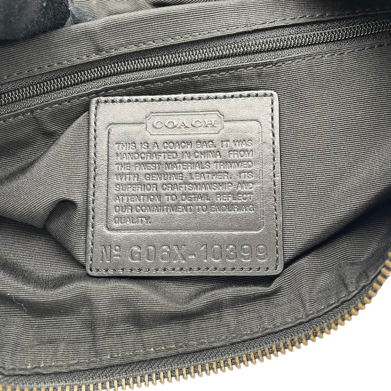 【美品】コーチ COACH ショルダーバッグ レザー 本革 ブラック 黒 ゴールド金具 ロゴ 刻印 チャーム レディース エレガント クラシック カジュアル お出かけ 旅行 通勤 通学 鞄 カバン 高級感 10399 斜め掛け可 ビンテージ感 S79