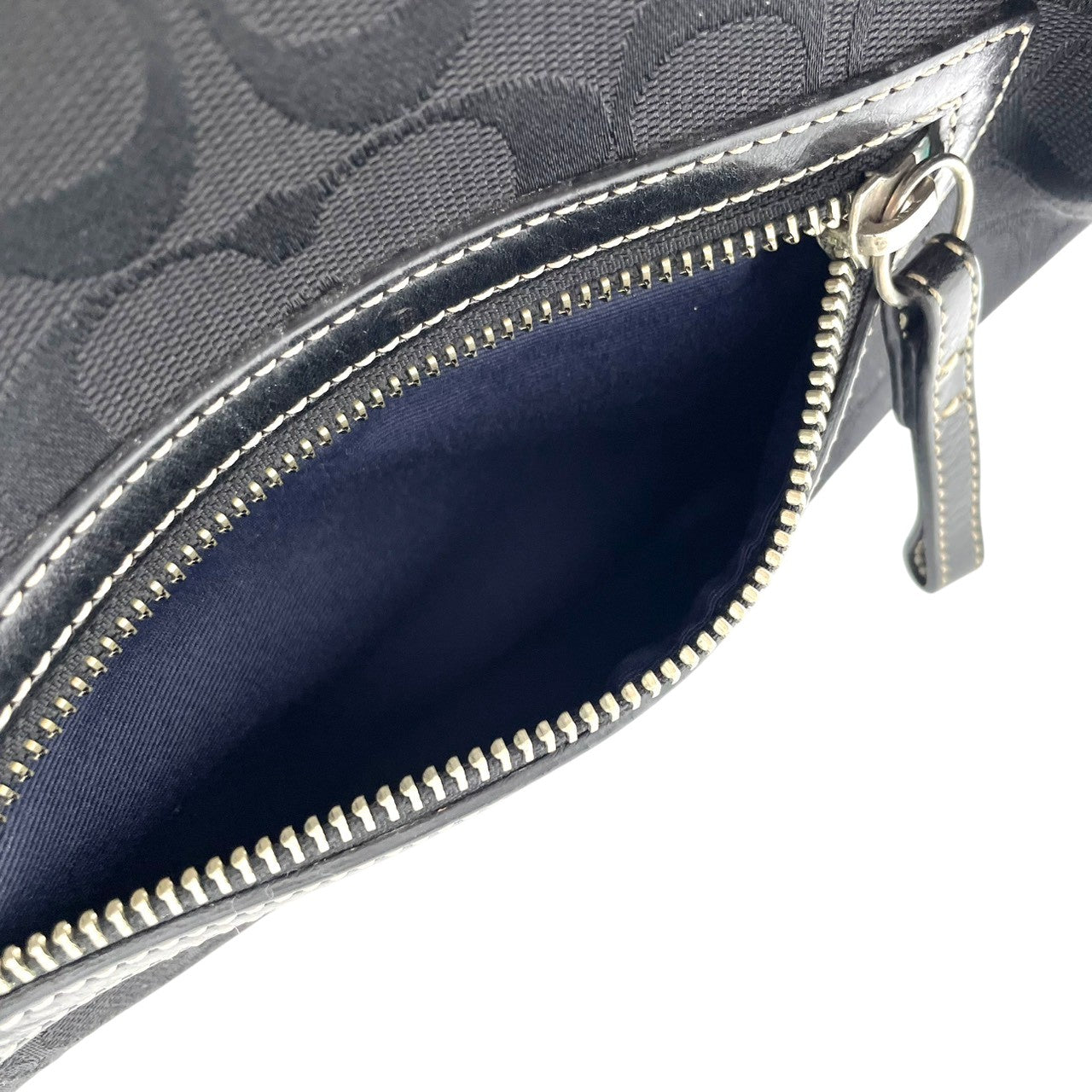 【美品】コーチ COACH ショルダーバッグ 斜め掛け可 シグネチャー キャンバス レザー ブラック 黒 ゴールド金具 9632 鞄 カバン レディース ロゴ チャーム エレガント 上品 モダン カジュアル デート ビンテージ感 クラシック S79