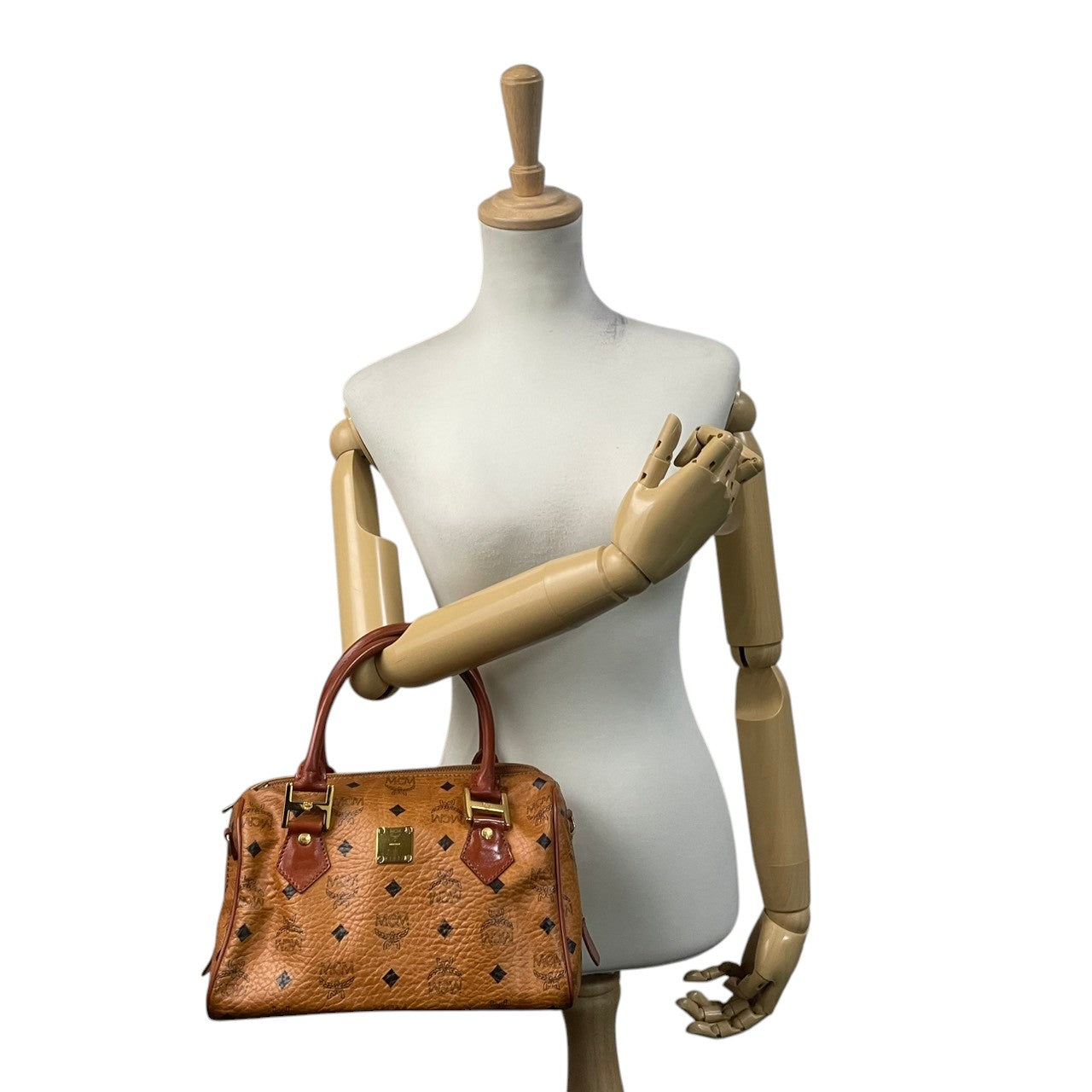 【美品】エムシーエム MCM ハンドバッグ ミニボストンバッグ ヴィセトス レザー 本革 ブラウン 茶色 総柄 ロゴ ビンテージ クラシック エレガント 華やか 上品 ボストン 鞄 手提げ 旅行 お出かけ ドイツ製 高級感 レディース 人気 定番 希少 S94