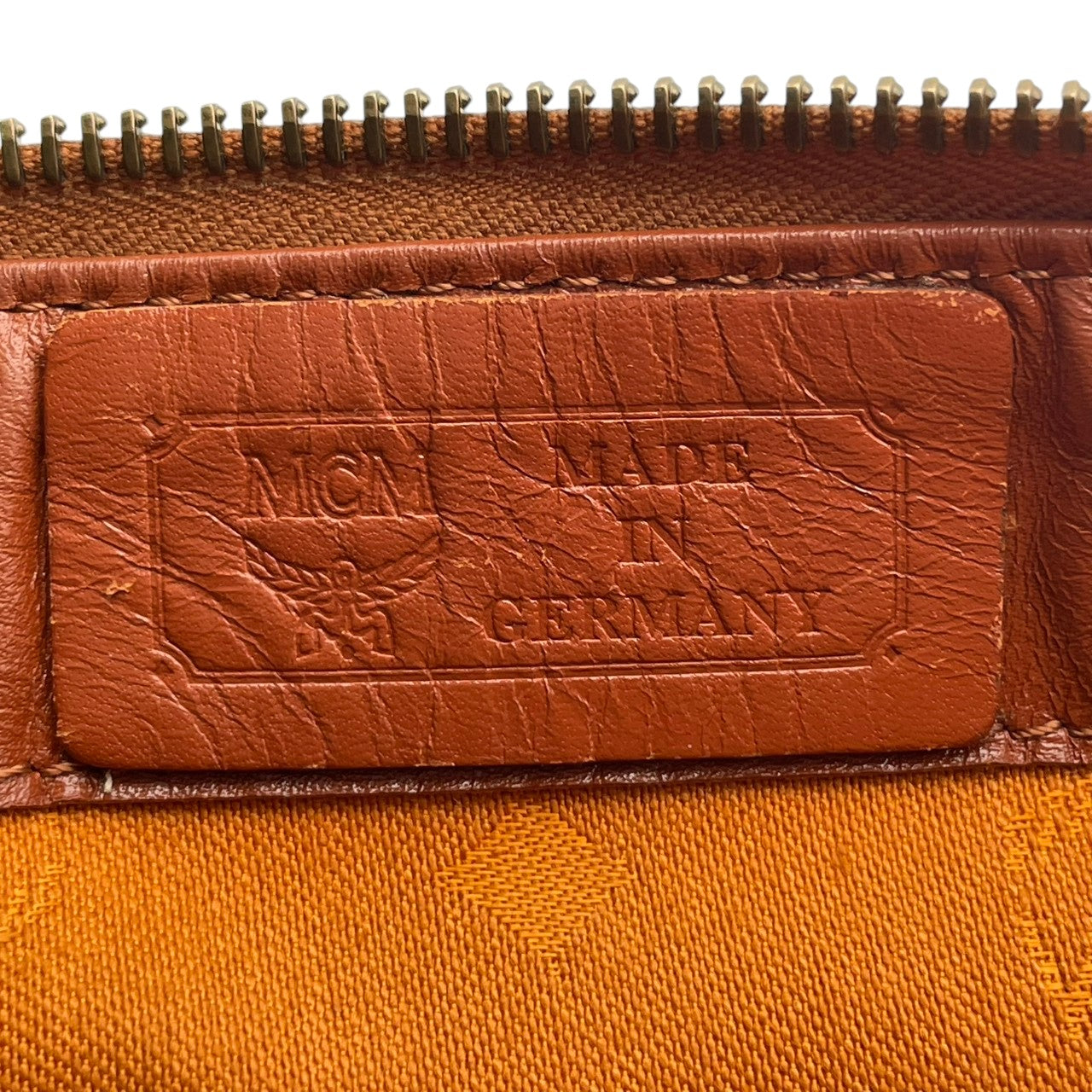 【美品】エムシーエム MCM ハンドバッグ ミニボストンバッグ ヴィセトス レザー 本革 ブラウン 茶色 総柄 ロゴ ビンテージ クラシック エレガント 華やか 上品 ボストン 鞄 手提げ 旅行 お出かけ ドイツ製 高級感 レディース 人気 定番 希少 S94