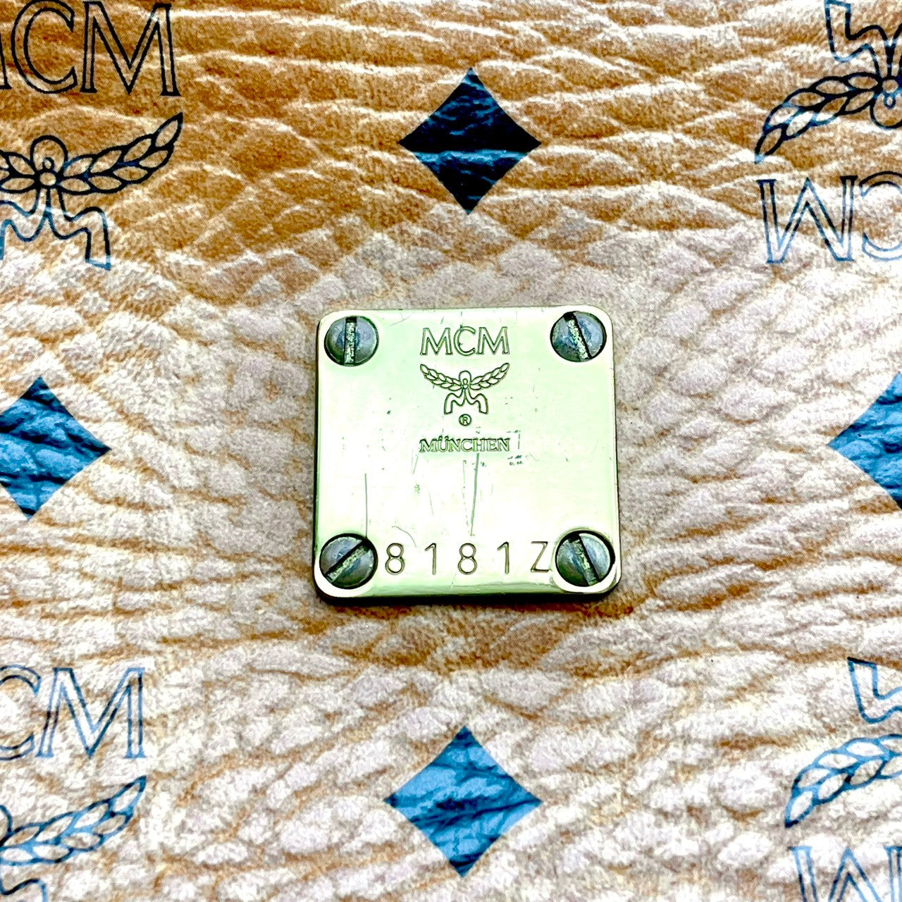 【美品】エムシーエム MCM ハンドバッグ ミニボストンバッグ ヴィセトス レザー 本革 ブラウン 茶色 総柄 ロゴ ビンテージ クラシック エレガント 華やか 上品 ボストン 鞄 手提げ 旅行 お出かけ ドイツ製 高級感 レディース 人気 定番 希少 S94