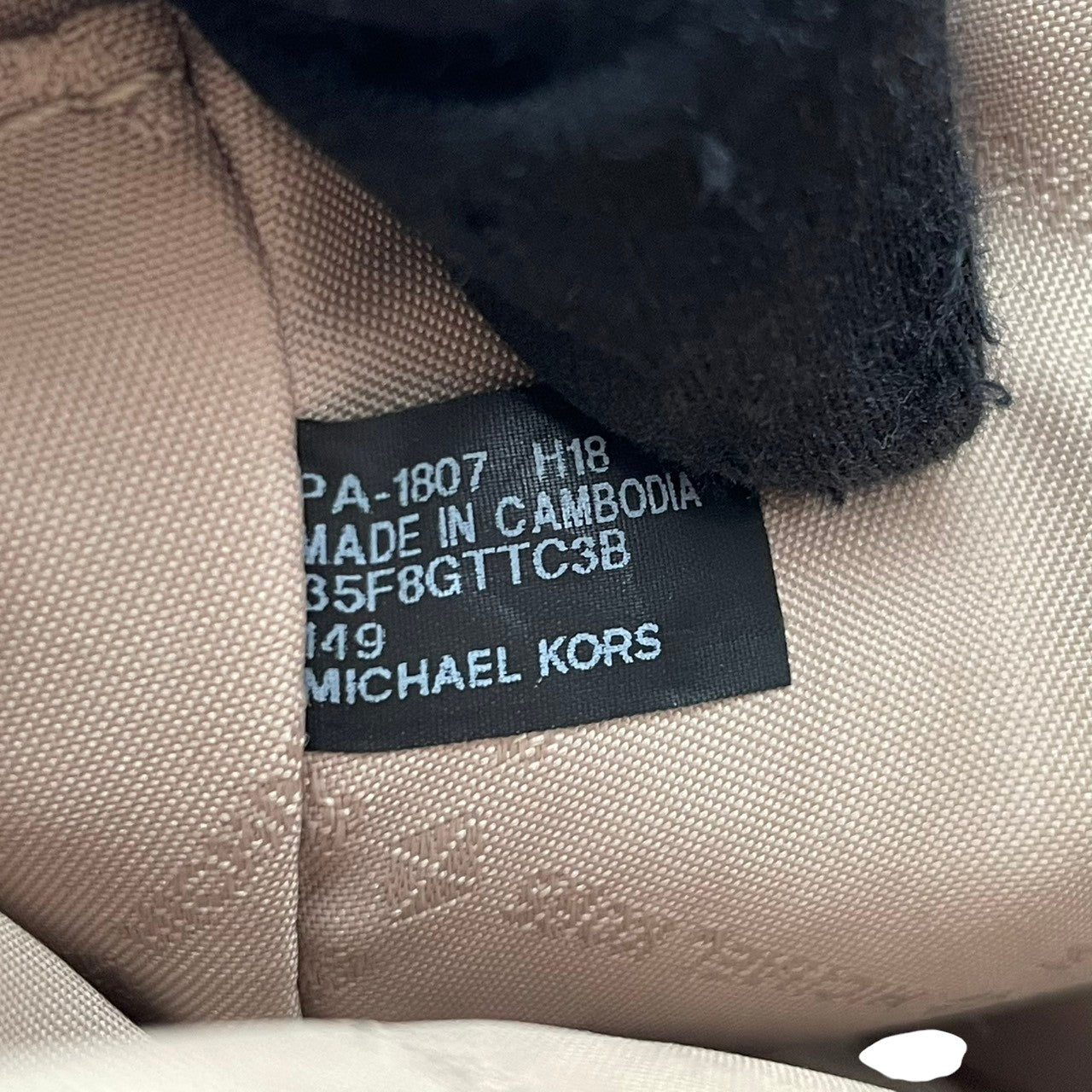 マイケルコース MICHAEL KORS ショルダーバッグ 斜め掛け可 肩掛け MKロゴ シグネチャー PVC レザー アイボリー ホワイト ベージュ ブラウン 茶色 総柄 ビンテージ クラシック エレガント 上品 スクエア 鞄 レディース 女子会 S85