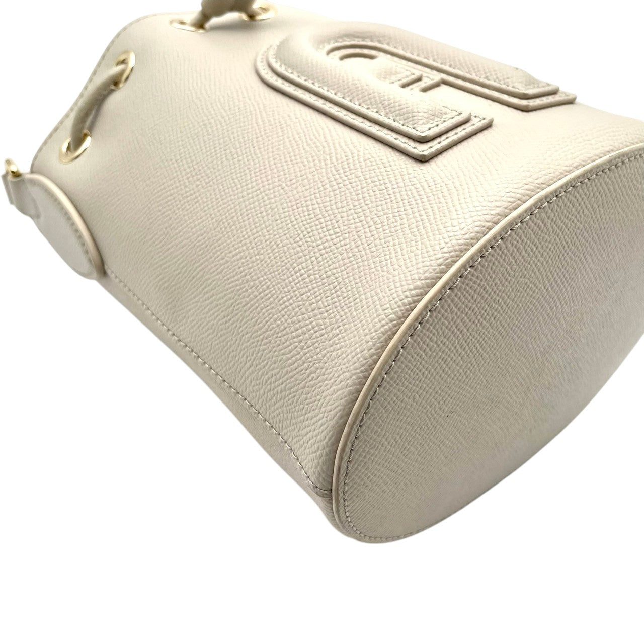 フルラ FURLA ハンドバッグ ショルダーバッグ 2WAY レザー 本革 ベージュ 無地 ビンテージ クラシック エレガント 上品 鞄 斜め掛け可 自立可 レディース 女子会 お出かけ 旅行 デイリー 華やか ゴールド金具 ロゴチャーム 希少 良品 S87