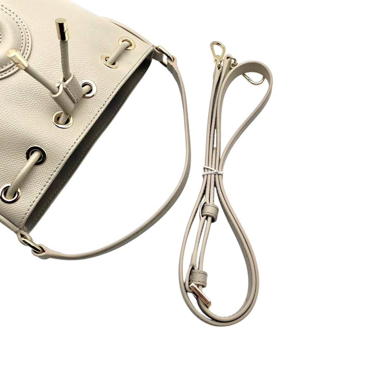 フルラ FURLA ハンドバッグ ショルダーバッグ 2WAY レザー 本革 ベージュ 無地 ビンテージ クラシック エレガント 上品 鞄 斜め掛け可 自立可 レディース 女子会 お出かけ 旅行 デイリー 華やか ゴールド金具 ロゴチャーム 希少 良品 S87