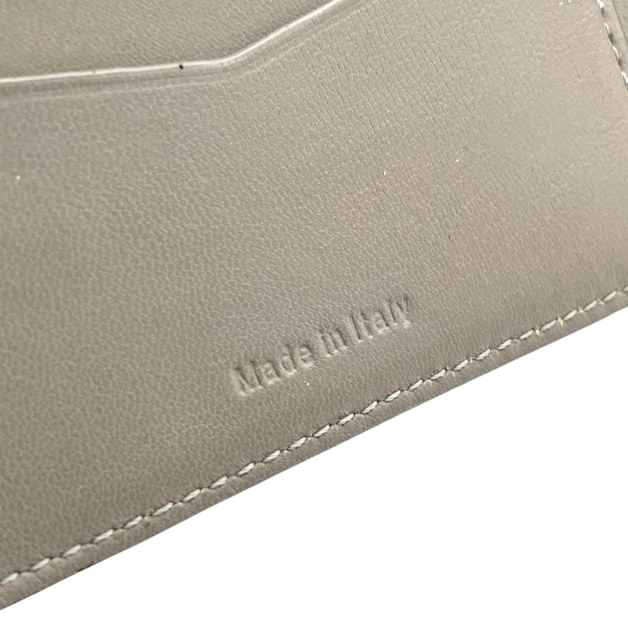 キートン Kiton 二つ折り財布 コンパクトウォレット レザー 本革 ブラック 黒 無地 ビンテージ クラシック エレガント 上品 シンプル ミニマル 財布 小物 メンズ レディース ユニセックス 贈り物 人気 定番 ファッション イタリア製 m3