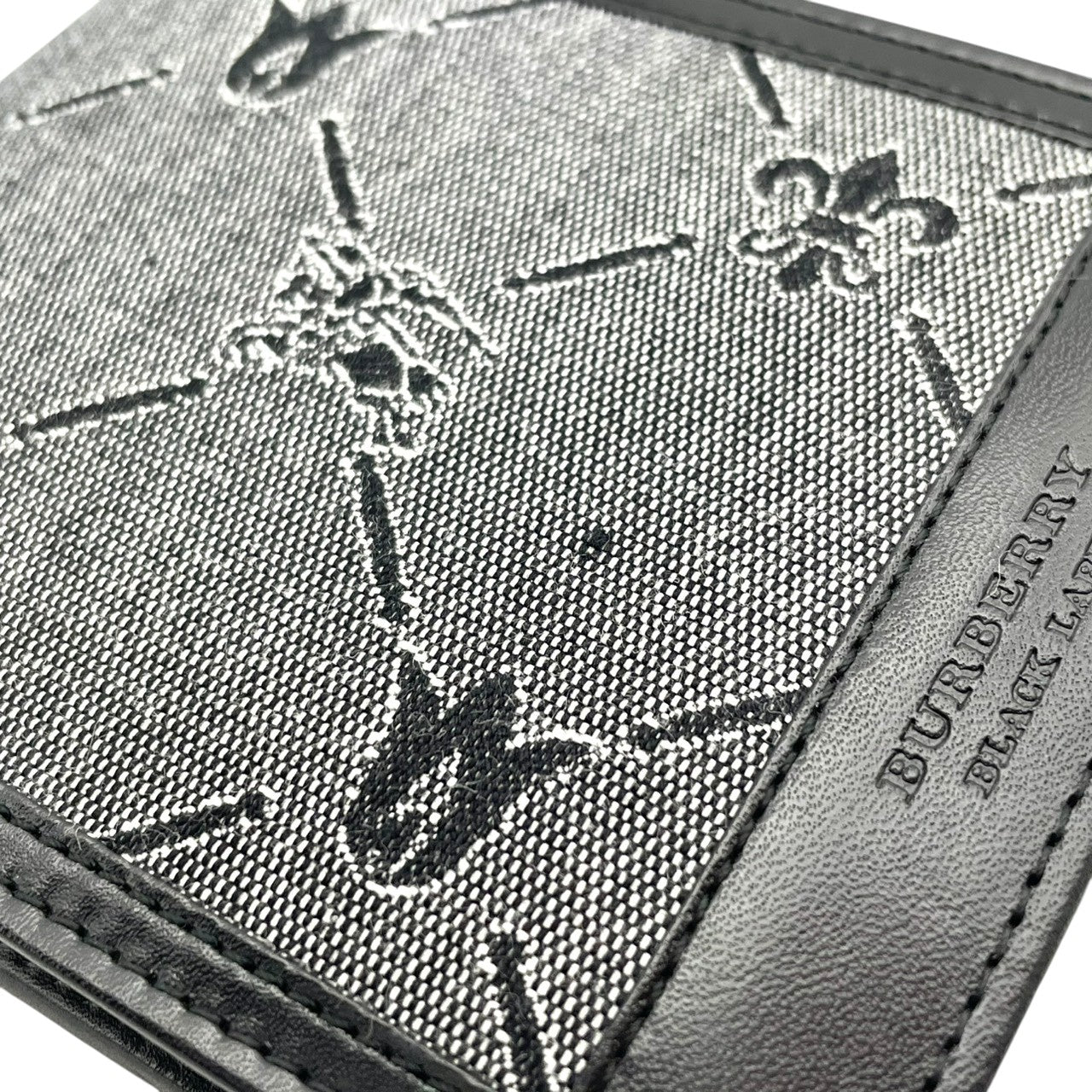 バーバリーブラックレーベル BURBERRY BLACK LABEL 二つ折り財布 コンパクトウォレット キャンバス レザー ブラック 黒 グレー チェック柄 ノバチェック ビンテージ クラシック エレガント 上品 シンプル 小物 財布 ユニセックス m3