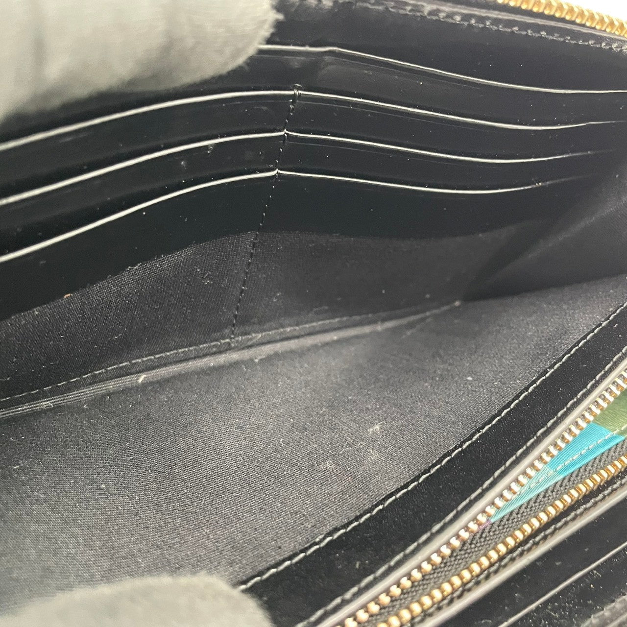 ポールスミス Paul Smith 長財布 ラウンドファスナー ロングウォレット レザー 本革 ブラック 黒 マルチストライプ マルチカラー ビンテージ クラシック エレガント 上品 メンズ レディース ユニセックス 贈り物 人気 定番 高級感 m3