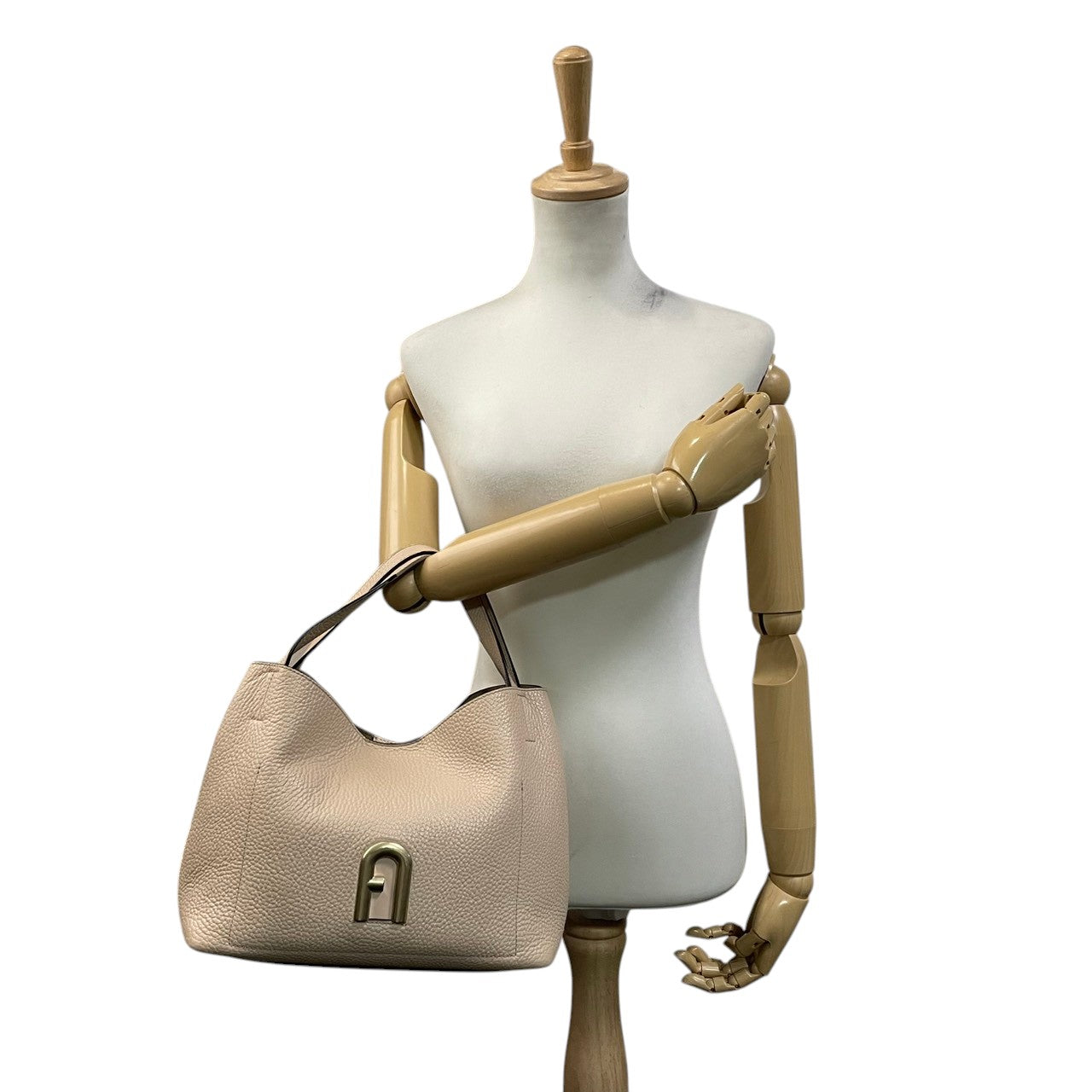 フルラ FURLA ハンドバッグ ショルダーバッグ 2WAY レザー 本革 ベージュ 無地 ビンテージ クラシック エレガント 上品 鞄 斜め掛け可 自立可 A4収納可 通勤 通学 大容量 レディース お出かけ 旅行 デイリー 良品 S91