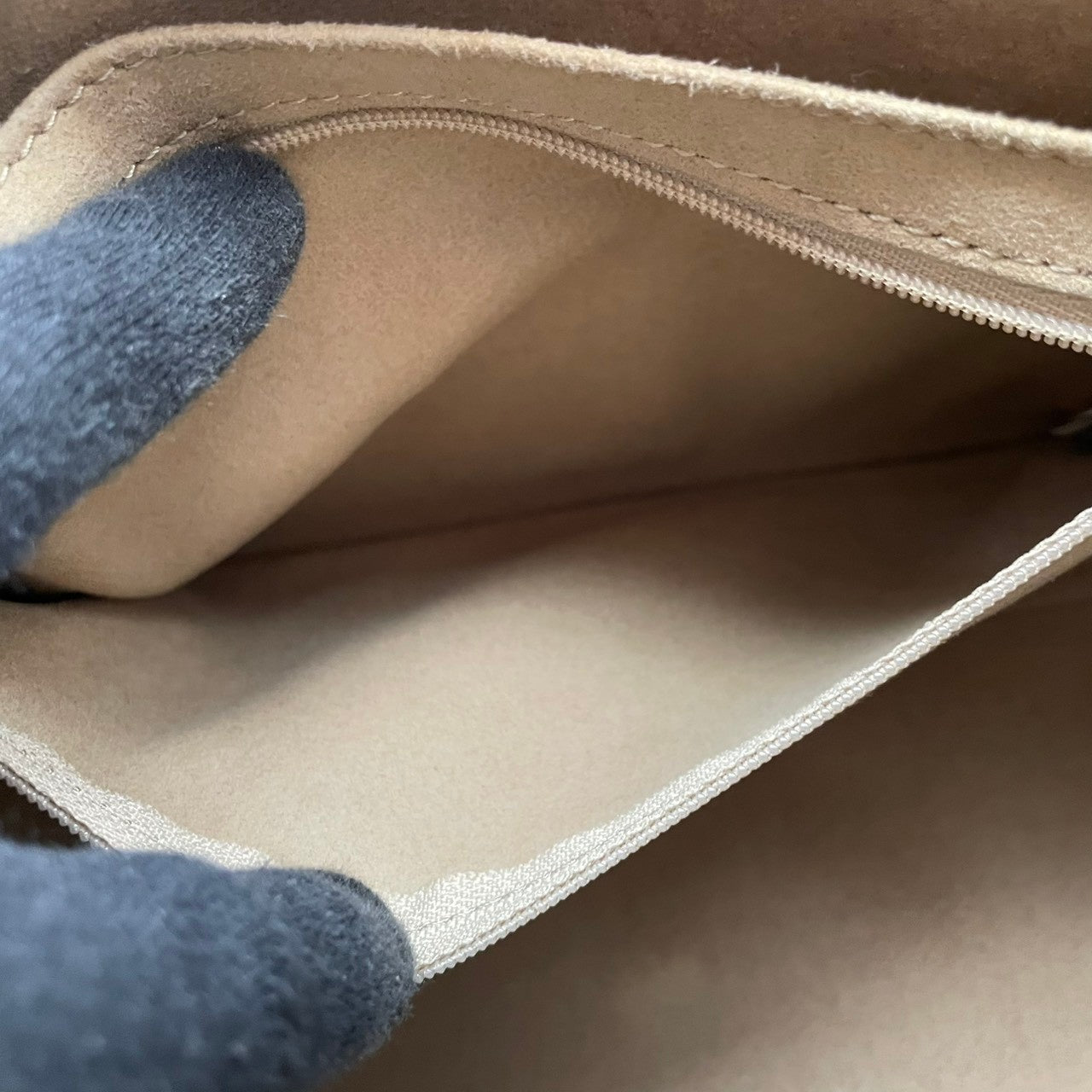 フルラ FURLA ハンドバッグ ショルダーバッグ 2WAY レザー 本革 ベージュ 無地 ビンテージ クラシック エレガント 上品 鞄 斜め掛け可 自立可 A4収納可 通勤 通学 大容量 レディース お出かけ 旅行 デイリー 良品 S91