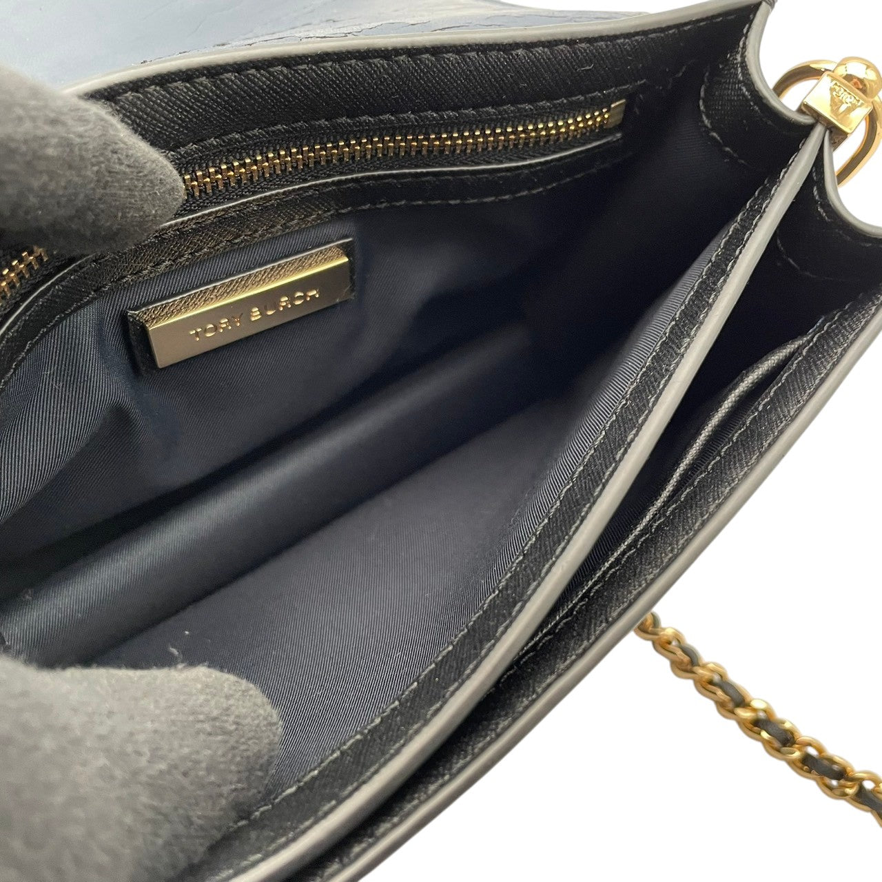 トリーバーチ TORY BURCH ショルダーバッグ チェーンショルダー レザー 本革 ブラック 黒 ゴールド金具 サフィアーノ クロスボディ 斜め掛け可 フラップ エレガント クラシック レディース お出かけ パーティー デイリー ユース S91