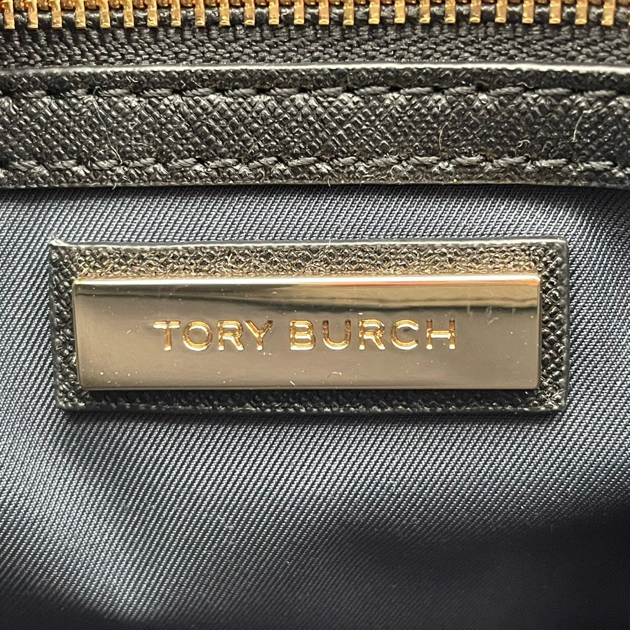 トリーバーチ TORY BURCH ショルダーバッグ チェーンショルダー レザー 本革 ブラック 黒 ゴールド金具 サフィアーノ クロスボディ 斜め掛け可 フラップ エレガント クラシック レディース お出かけ パーティー デイリー ユース S91