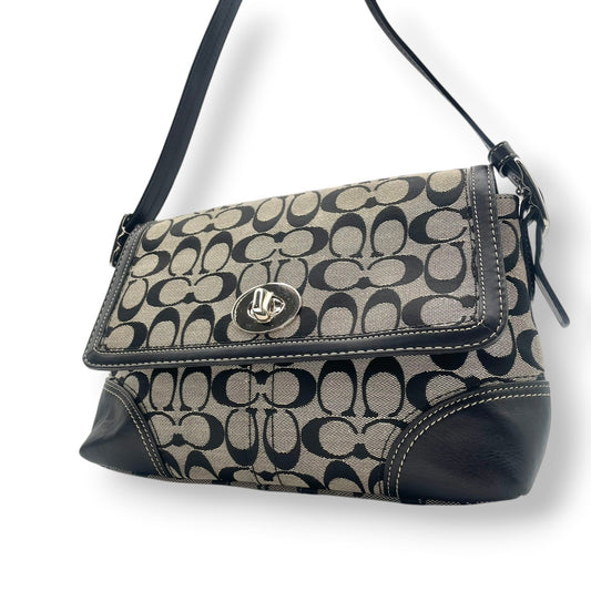 美品 コーチ COACH ショルダーバッグ キャンバス レザー 本革 グレー ブラック 黒 シルバー金具 シグネチャー クロスボディ 斜め掛け可 フラップ エレガント クラシック カジュアル デイリー お出かけ 旅行 レディース 自立可 ターンロック S91