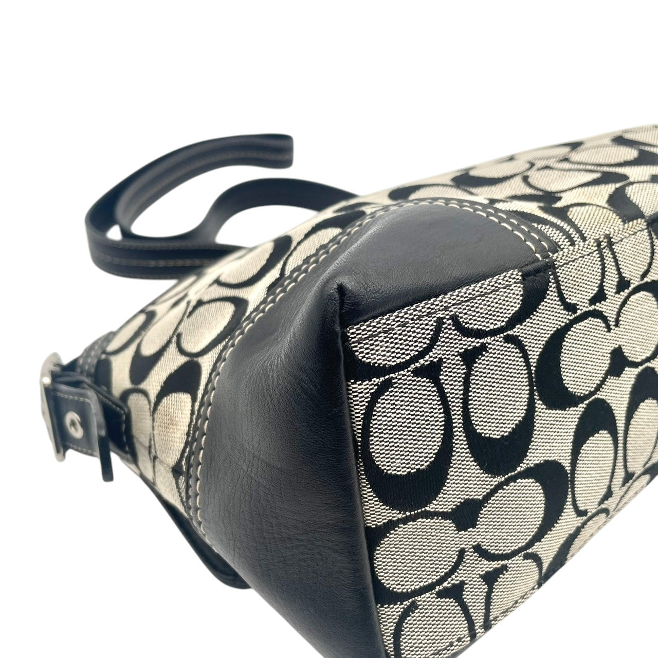 美品 コーチ COACH ショルダーバッグ キャンバス レザー 本革 グレー ブラック 黒 シルバー金具 シグネチャー クロスボディ 斜め掛け可 フラップ エレガント クラシック カジュアル デイリー お出かけ 旅行 レディース 自立可 ターンロック S91