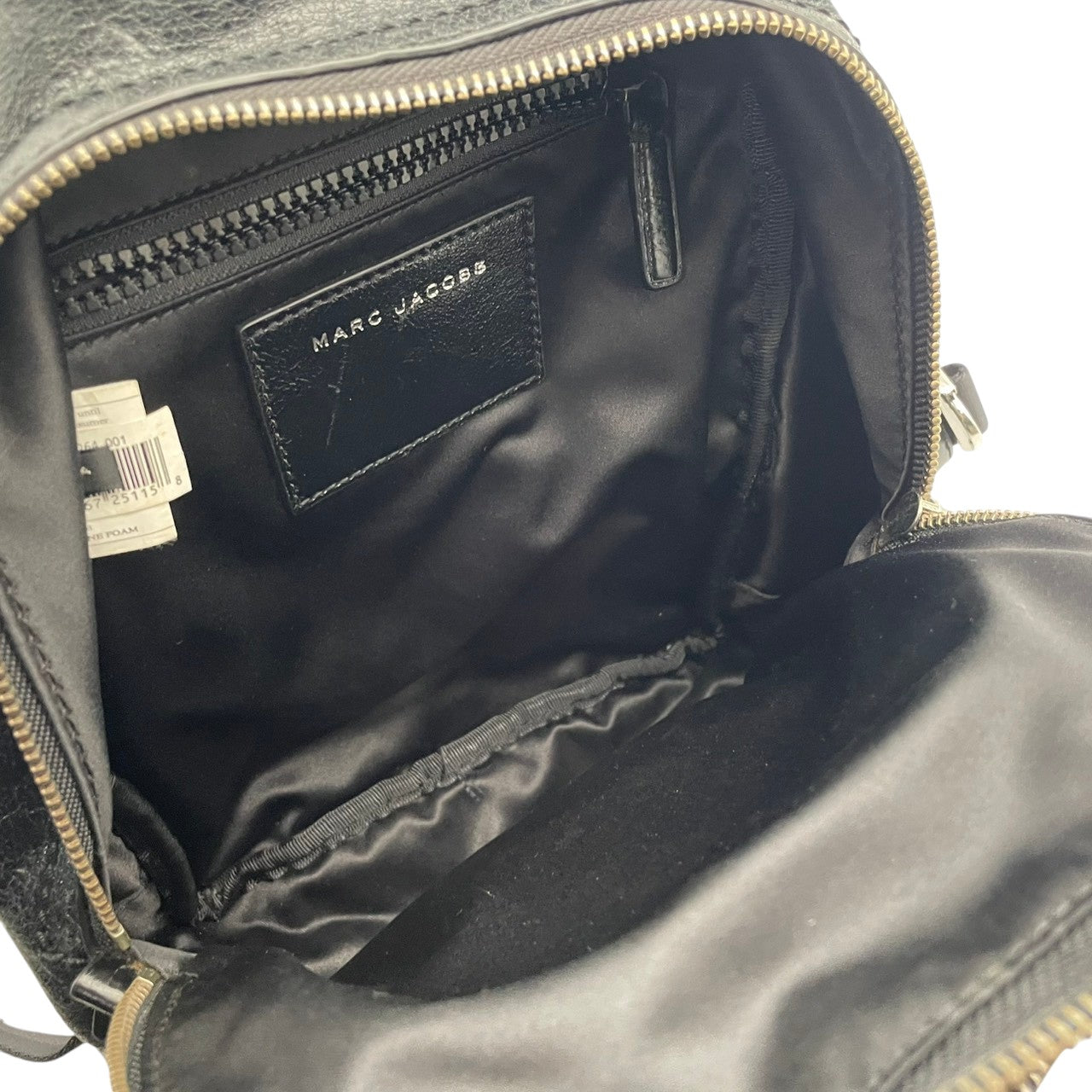 マークジェイコブズ MARC JACOBS リュック・デイパック バックパック レザー 本革 ブラック 黒 ゴールド金具 ロゴ プレート ファスナー エレガント カジュアル デイリー 通勤 通学 普段使い お出かけ シンプル レディース 大容量 自立可 S80