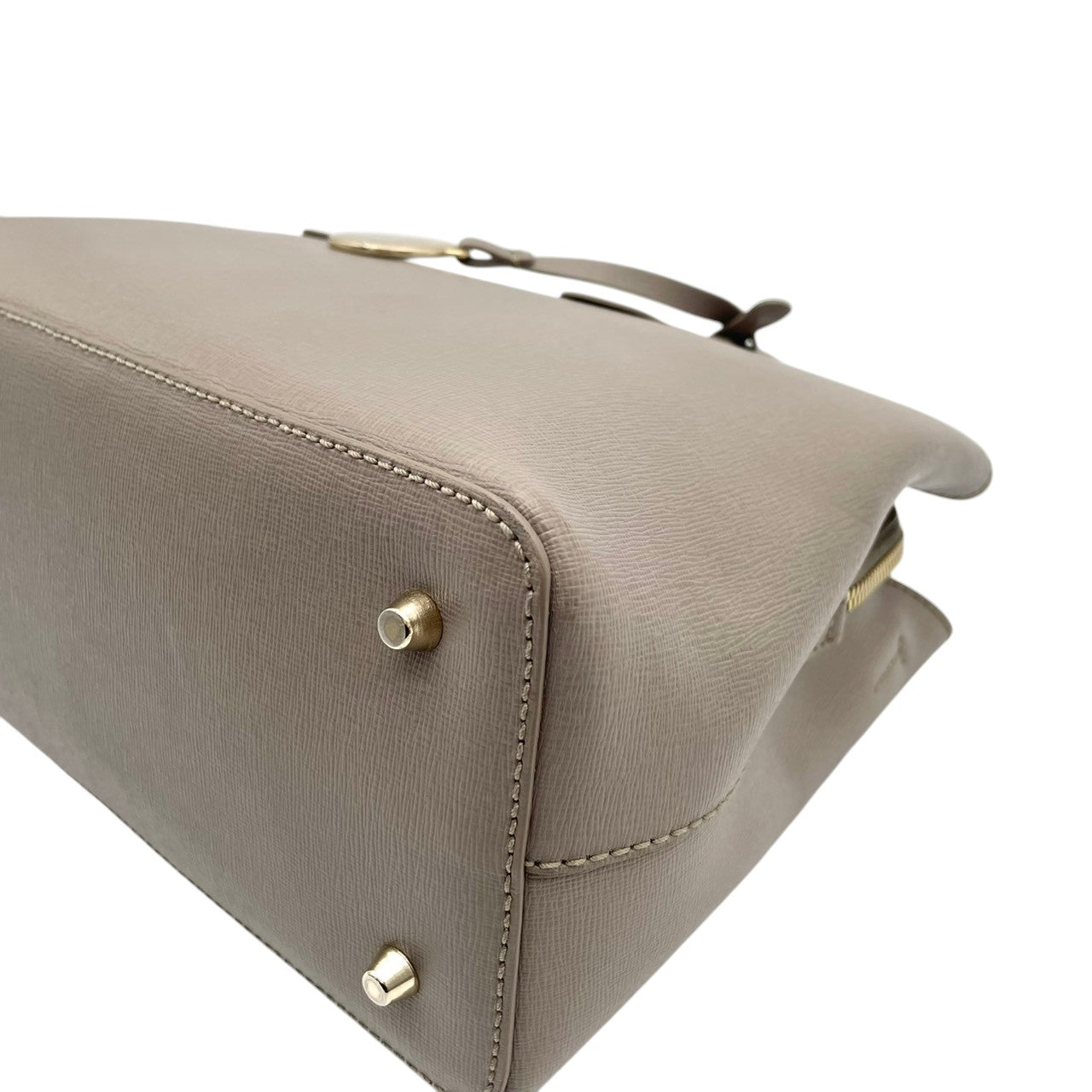 FURLA フルラ ハンドバッグ ショルダーバッグ 2WAY クロスボディ 斜め掛け可 レザー 本革 グレー 灰色 ロゴチャーム ファスナー エレガント クラシック カジュアル 通勤 通学 デイリー フォーマル カバン 鞄 自立可 レディース U4