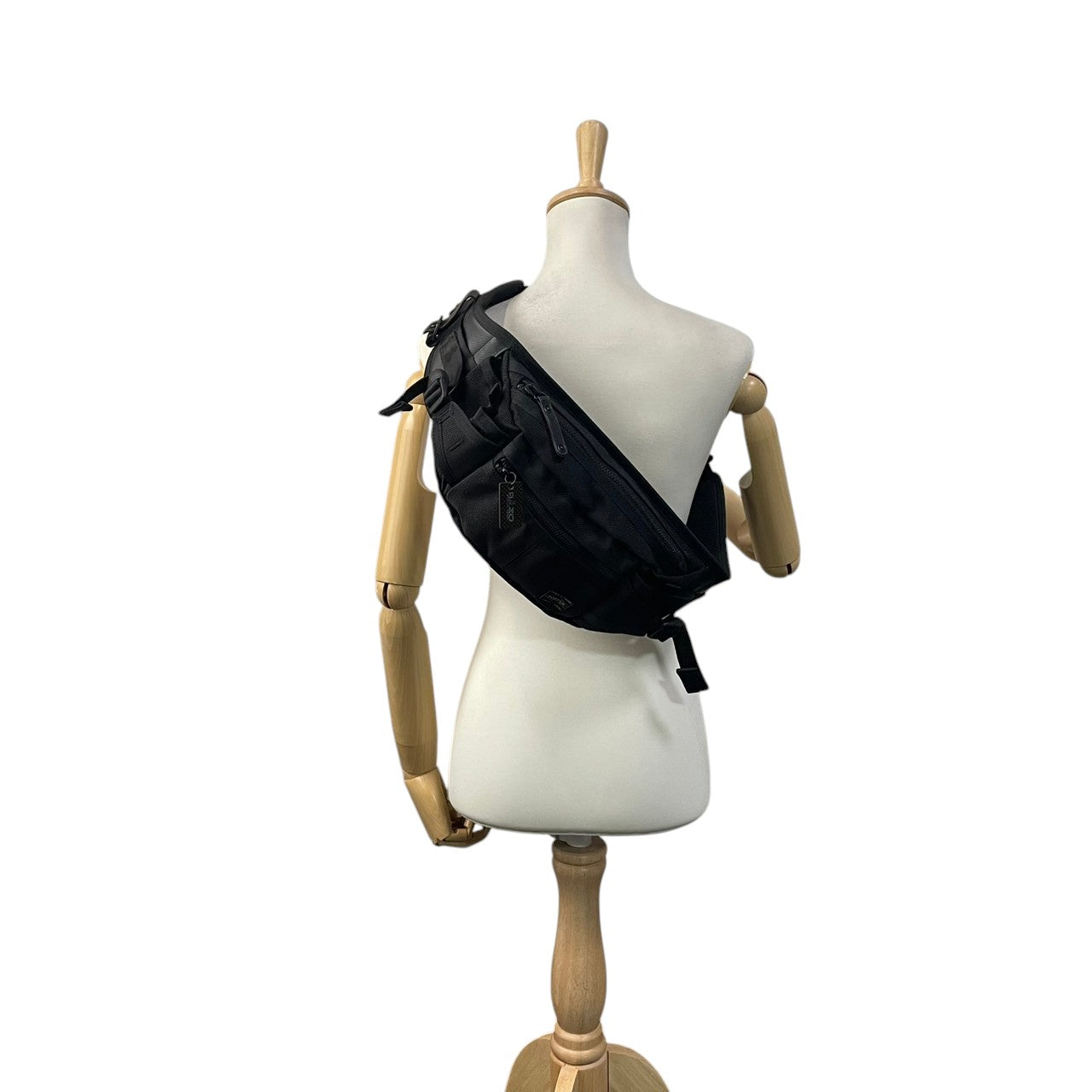 美品 ポーター PORTER ボディバッグ ウエストバッグ ウエストポーチ ナイロン ブラック 黒 斜め掛け可 クロスボディ メンズ レディース ユニセックス カジュアル スタイリッシュ アウトドア 旅行 デイリー トラベル カバン 鞄 かばん S96