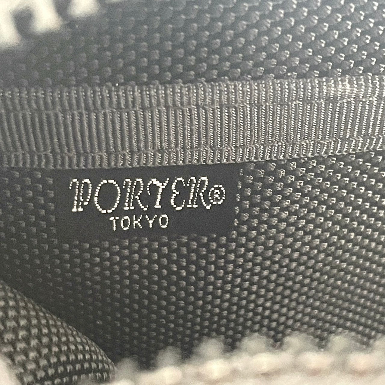 美品 ポーター PORTER ボディバッグ ウエストバッグ ウエストポーチ ナイロン ブラック 黒 斜め掛け可 クロスボディ メンズ レディース ユニセックス カジュアル スタイリッシュ アウトドア 旅行 デイリー トラベル カバン 鞄 かばん S96