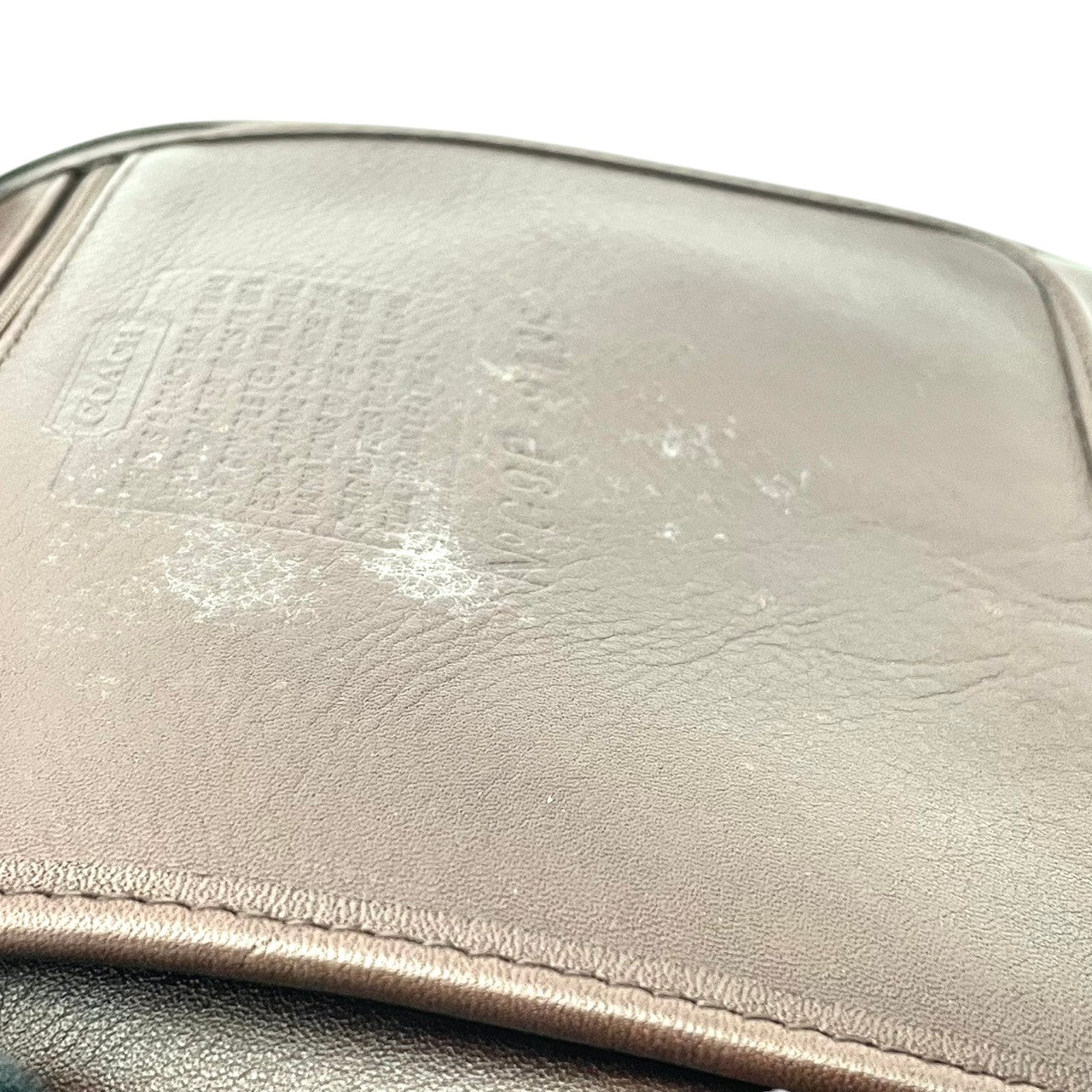 良品 コーチ COACH オールドコーチ ショルダーバッグ クロスボディ レザー 本革 ブラウン 茶 斜め掛け可 肩掛け サコッシュ ヴィンテージ クラシック レトロ エレガント 上品 通勤 通学 レディース カジュアル デイリー 鞄 かばん S96
