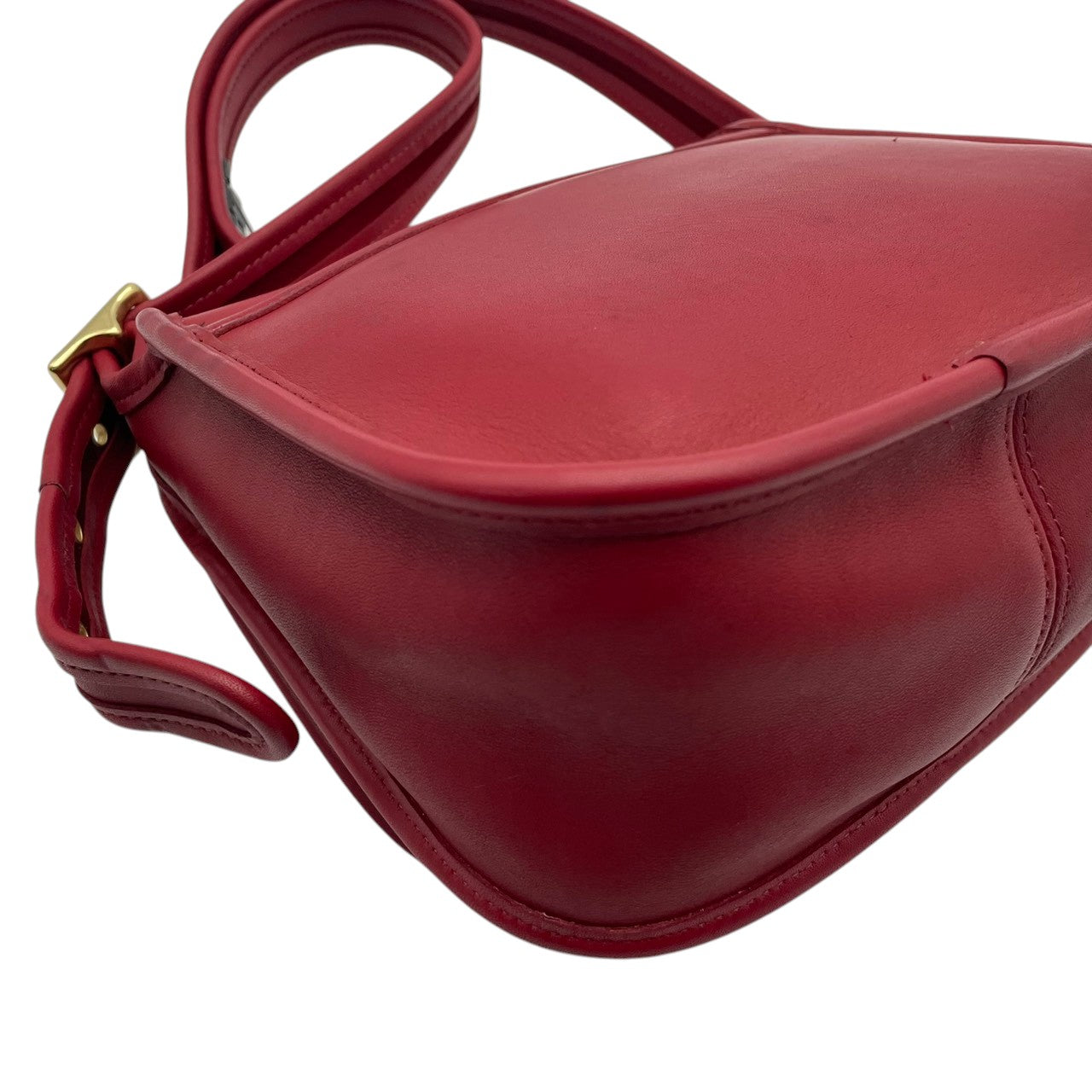 良品 コーチ COACH オールドコーチ ショルダーバッグ クロスボディ レザー 本革 レッド 赤 斜め掛け可 肩掛け ポシェット ターンロック ビンテージ レトロ エレガント 上品 シンプル カジュアル デイリー トラベル 旅行 レディース S96