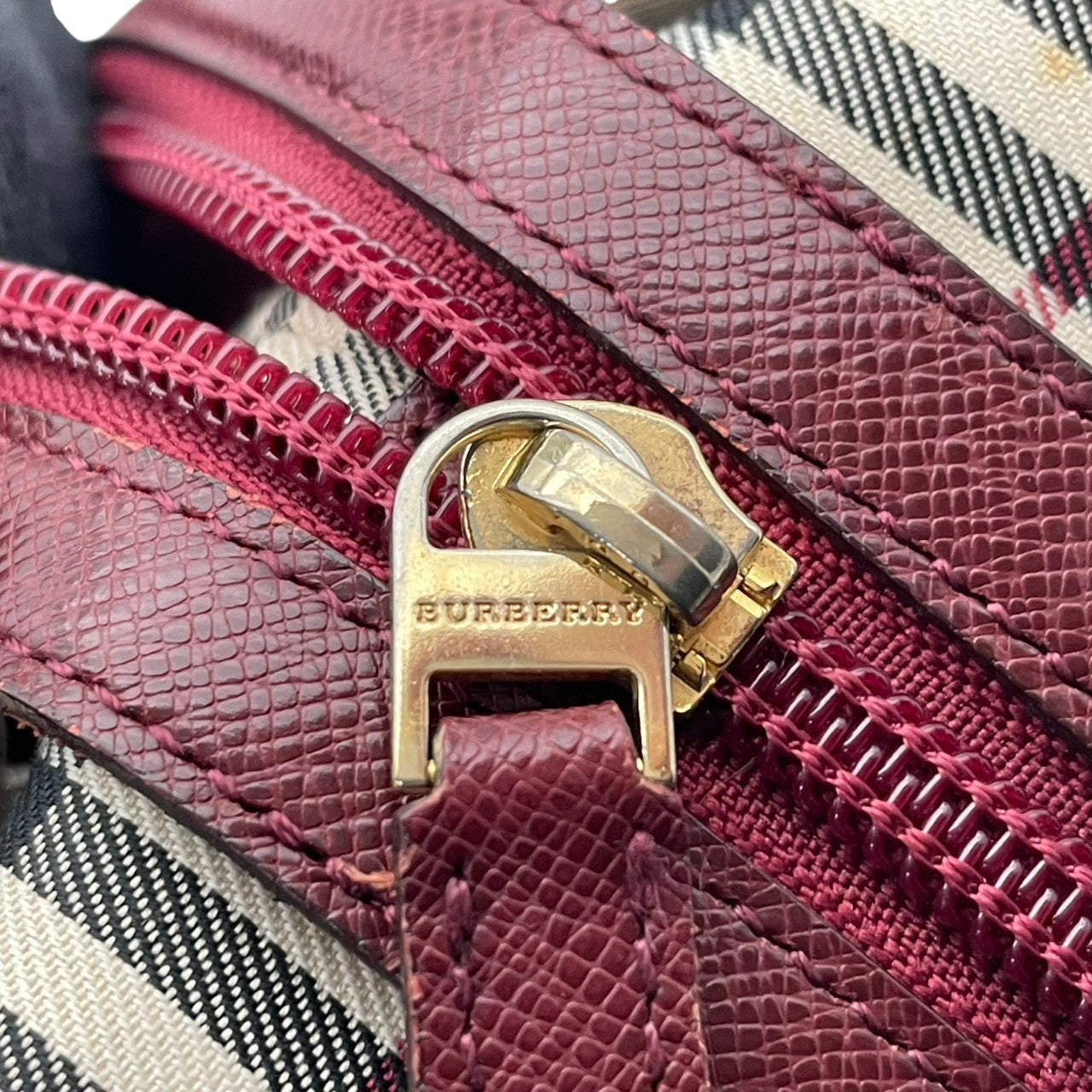 良品 バーバリー BURBERRY ハンドバッグ ミニボストン キャンバス レザー ノバチェック ベージュ ボルドー ワンショルダー 鞄 レディース カジュアル フォーマル クラシック エレガント ビンテージ レトロ デイリー お出かけ かばん カバン S96
