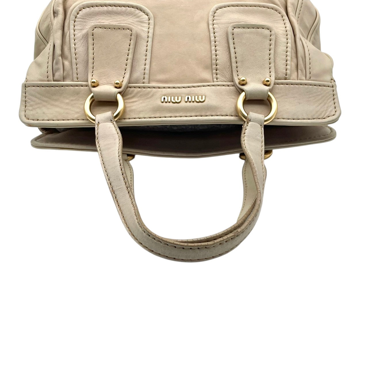 ミュウミュウ miumiu レザー トートバッグ ハンドバッグ アイボリー 白系 A4収納可 肩掛け ワンショルダー レディース 通勤 通学 旅行 お出かけ カジュアル エレガント クラシック ビンテージ 上品 シンプル ブランド 鞄 かばん カバン S18