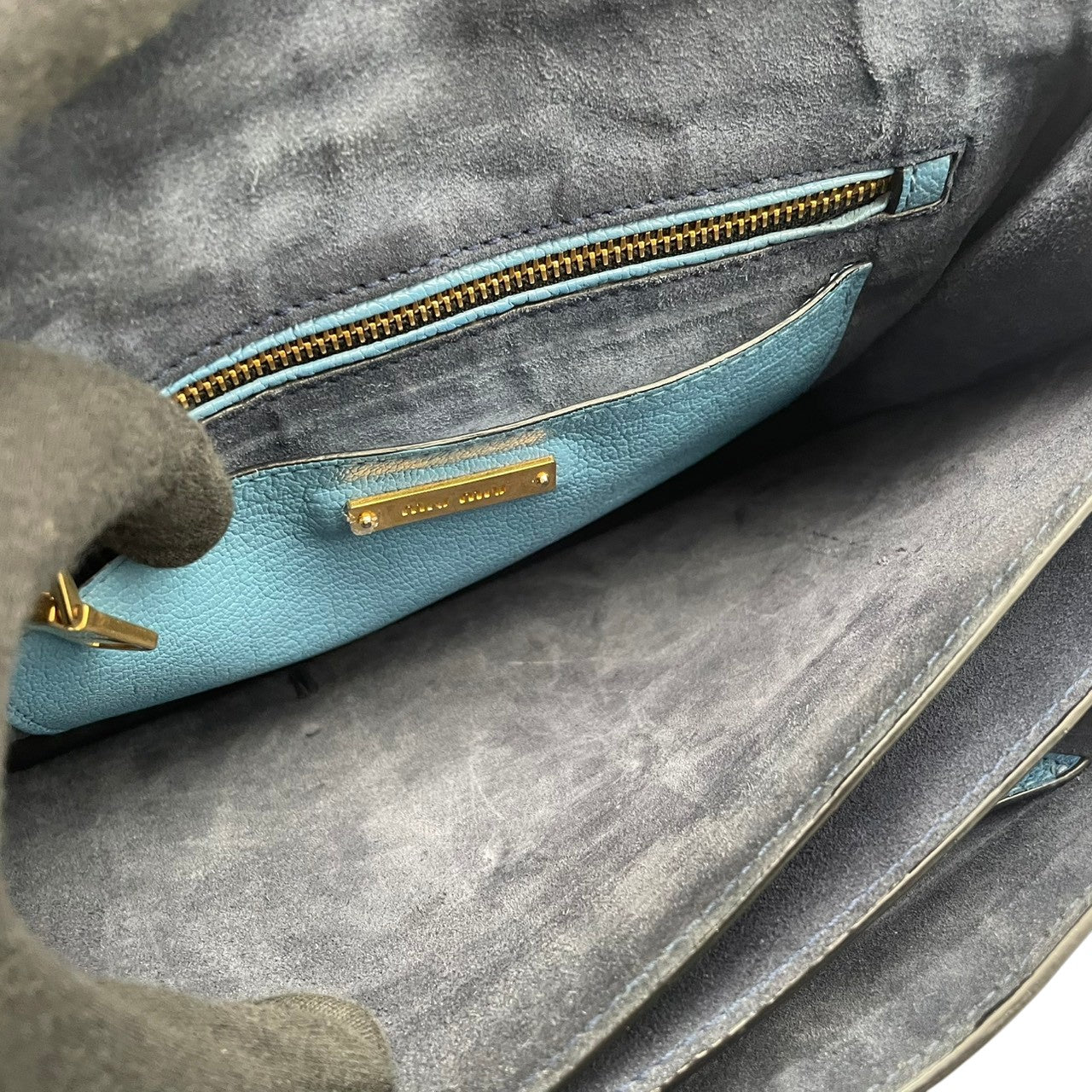 良品 ミュウミュウ miumiu マテラッセ 2WAY ハンドバッグ ショルダーバッグ 斜め掛け可 自立可 レザー 本革 ネイビー 水色 バイカラー ゴールド金具 レディース カジュアル エレガント クラシック ビンテージ 上品 華やか 鞄 かばん S18