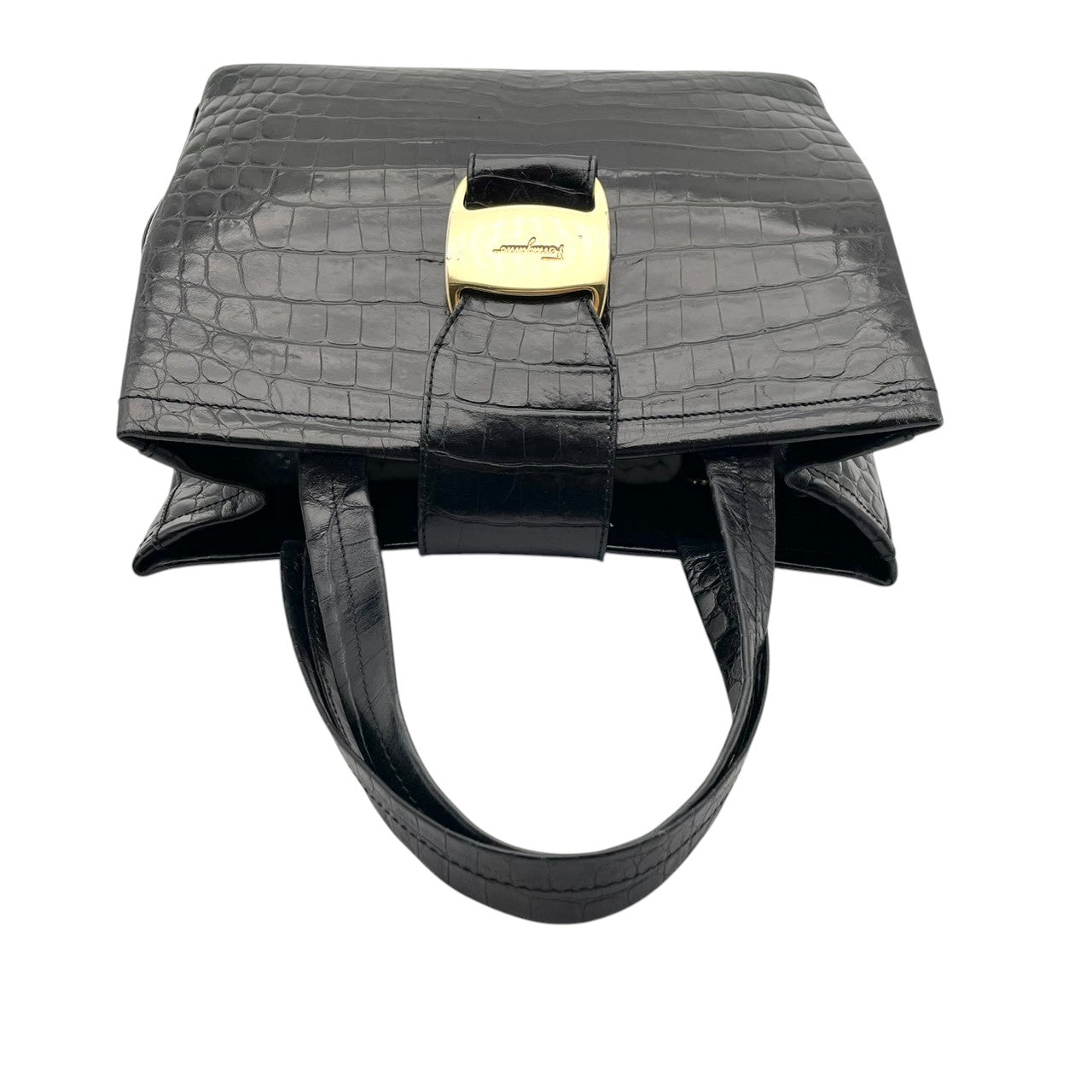美品 フェラガモ Ferragamo ヴァラ リボン 2WAY ハンドバッグ ショルダーバッグ 斜め掛け可 自立可 レザー 本革 ブラック 黒 ゴールド金具 レディース フォーマル エレガント クラシック ビンテージ 上品 華やか 鞄 かばん カバン S18