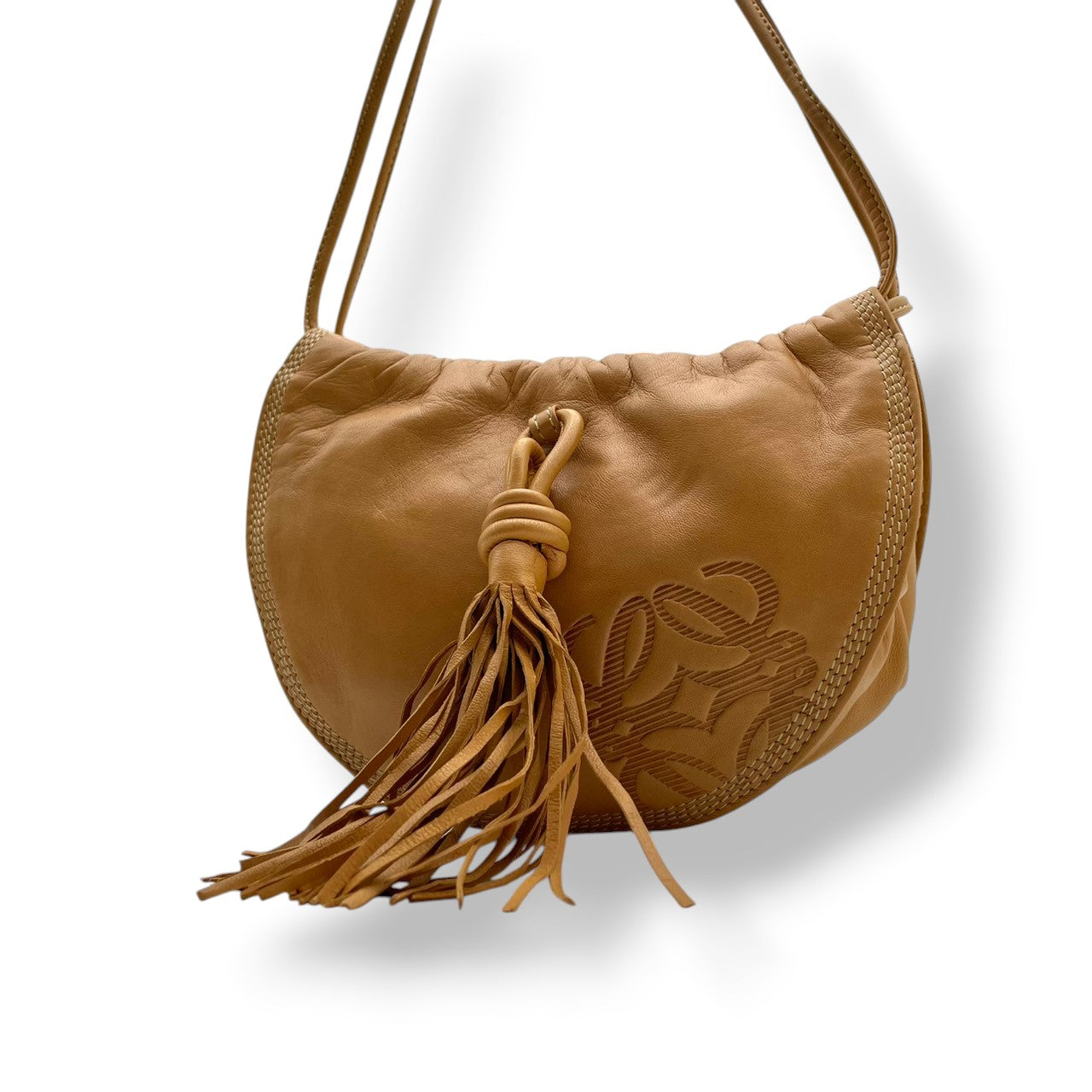 良品 ロエベ LOEWE ショルダーバッグ ハンドバッグ レザー 本革 ベージュ ロゴプレート 肩掛け 自立可 レディース カジュアル フォーマル クラシック エレガント ビンテージ 上品 鞄 かばん カバン 婦人 普段使い お出かけ 人気 レトロ S18