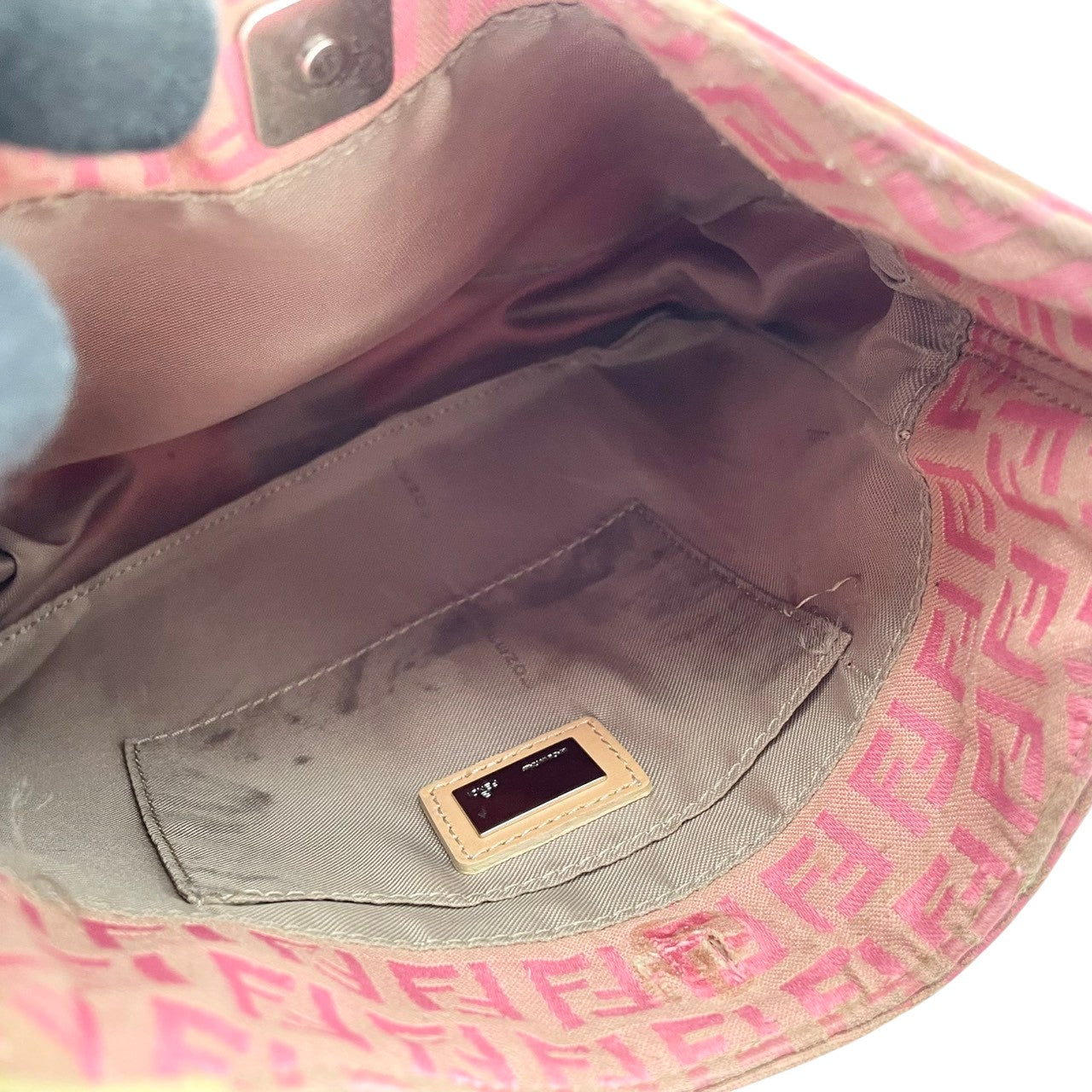 フェンディ FENDI ズッキーノ キャンバス レザー ピンクベージュ ハンドバッグ トートバッグ 肩掛け ワンショルダー レディース カジュアル エレガント ビンテージ レトロ 上品 鞄 かばん カバン お出かけ 普段使い 華やか 希少 レア 訳あり S18