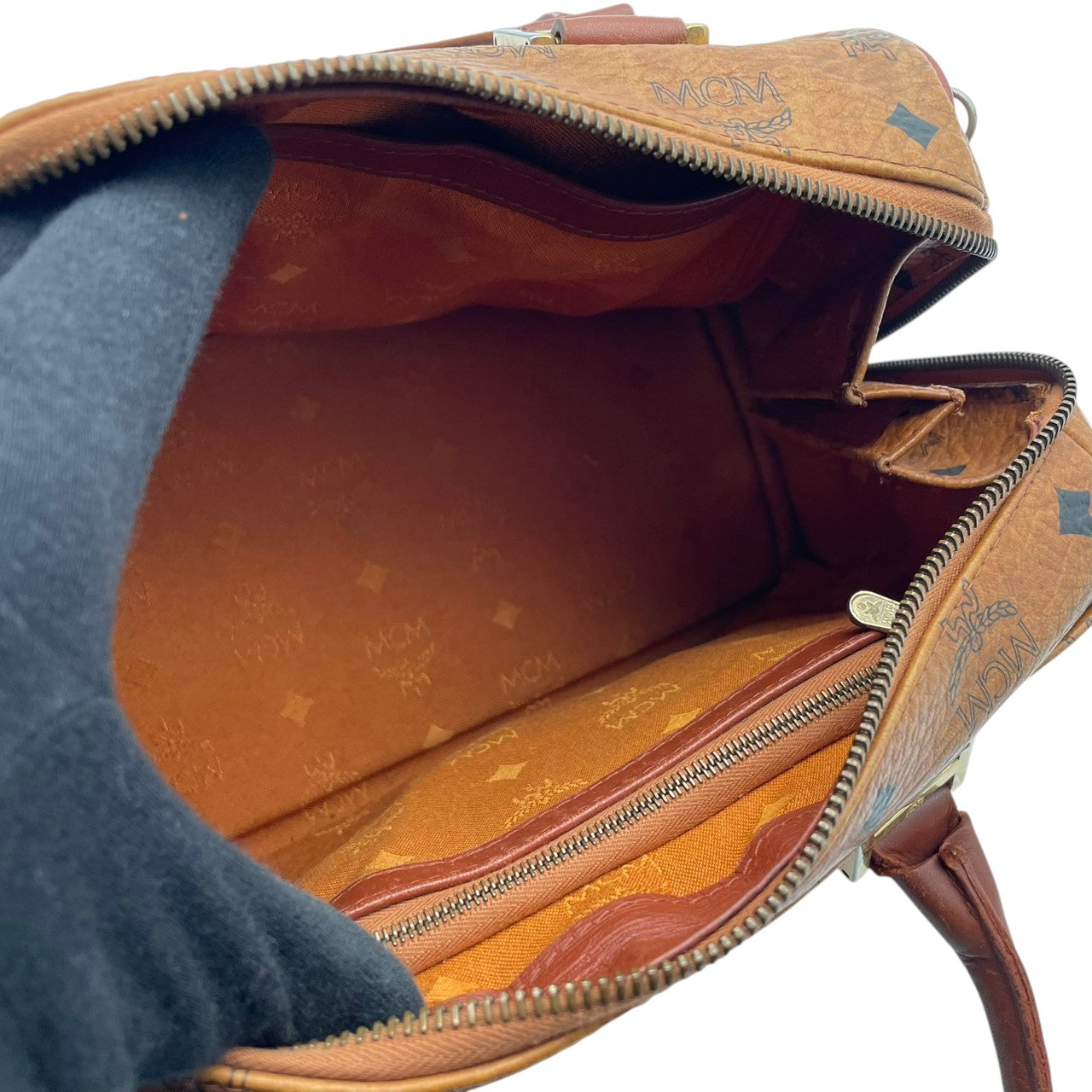 良品 エムシーエム MCM ヴィセトス ミニボストンバッグ ハンドバッグ レザー 本革 ブラウン 茶色 モノグラム ロゴ 総柄 レディース カジュアル ヴィンテージ レトロ クラシック エレガント 上品 鞄 かばん カバン お出かけ 普段使い 華やか S15