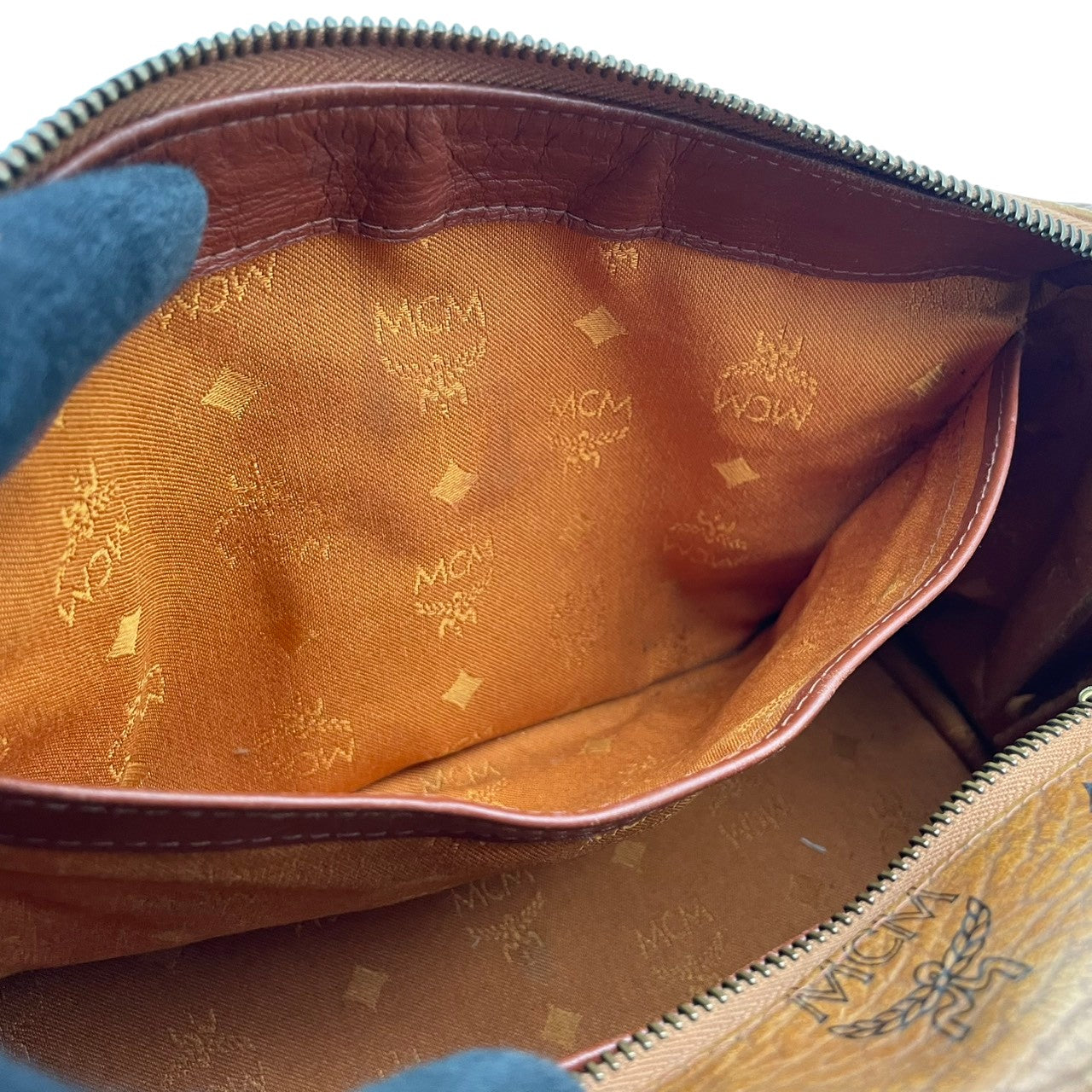 良品 エムシーエム MCM ヴィセトス ミニボストンバッグ ハンドバッグ レザー 本革 ブラウン 茶色 モノグラム ロゴ 総柄 レディース カジュアル ヴィンテージ レトロ クラシック エレガント 上品 鞄 かばん カバン お出かけ 普段使い 華やか S15