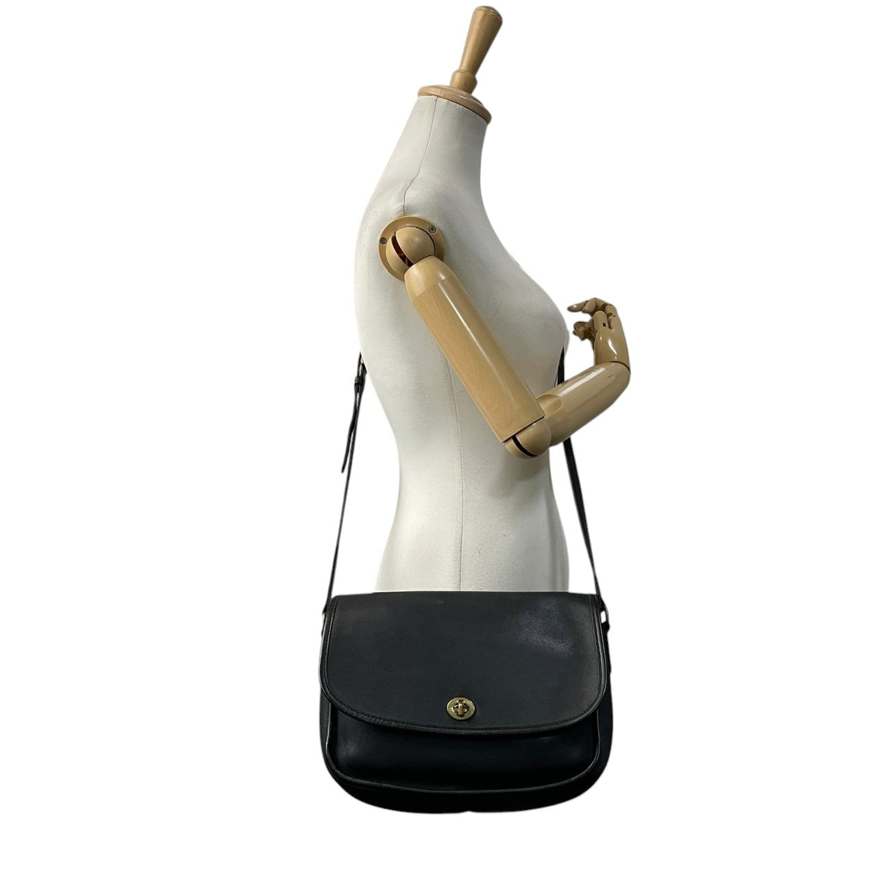 良品 コーチ COACH ショルダーバッグ 斜め掛け可 クロスボディ レザー 本革 ブラック 黒 レディース カジュアル フォーマル クラシック エレガント ビンテージ 上品 華やか 鞄 かばん カバン お出かけ デイリー 普段使い 人気 オシャレ S15