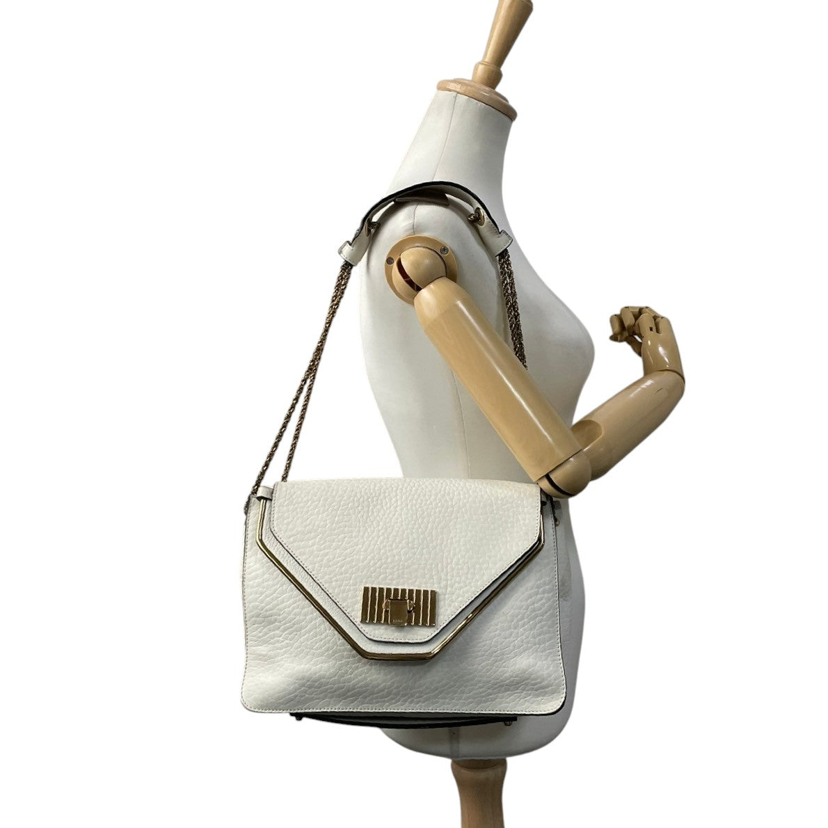 クロエ Chloe ショルダーバッグ ハンドバッグ 肩掛け レザー 本革 ホワイト 白 フリンジ タッセル 編み込みハンドル レディース カジュアル フォーマル エレガント クラシック ビンテージ 上品 華やか 鞄 かばん カバン お出かけ 人気 S15