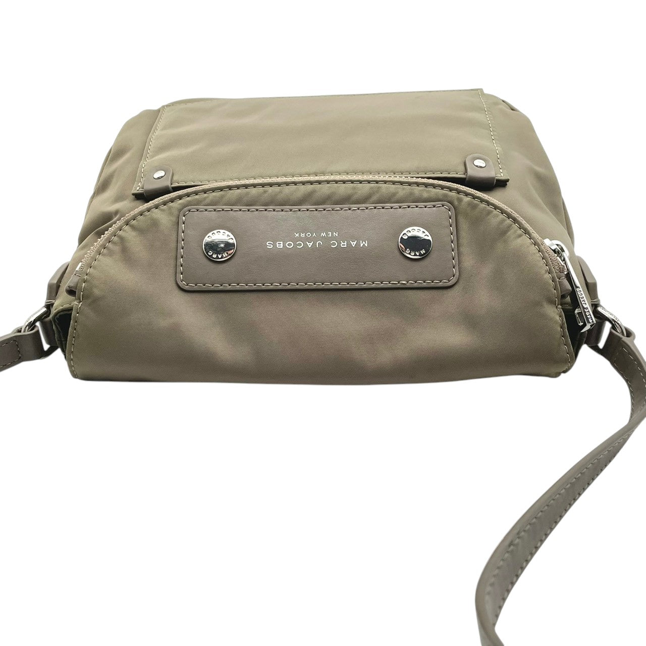 マークジェイコブス MARC JACOBS ショルダーバッグ ナイロン レザー 斜め掛け可 肩掛け グレー 灰色 シルバー金具 レディース エレガント クラシック ビンテージ カジュアル シンプル 丈夫 軽量 コンパクト お出かけ 旅行 多機能 高品質 S24